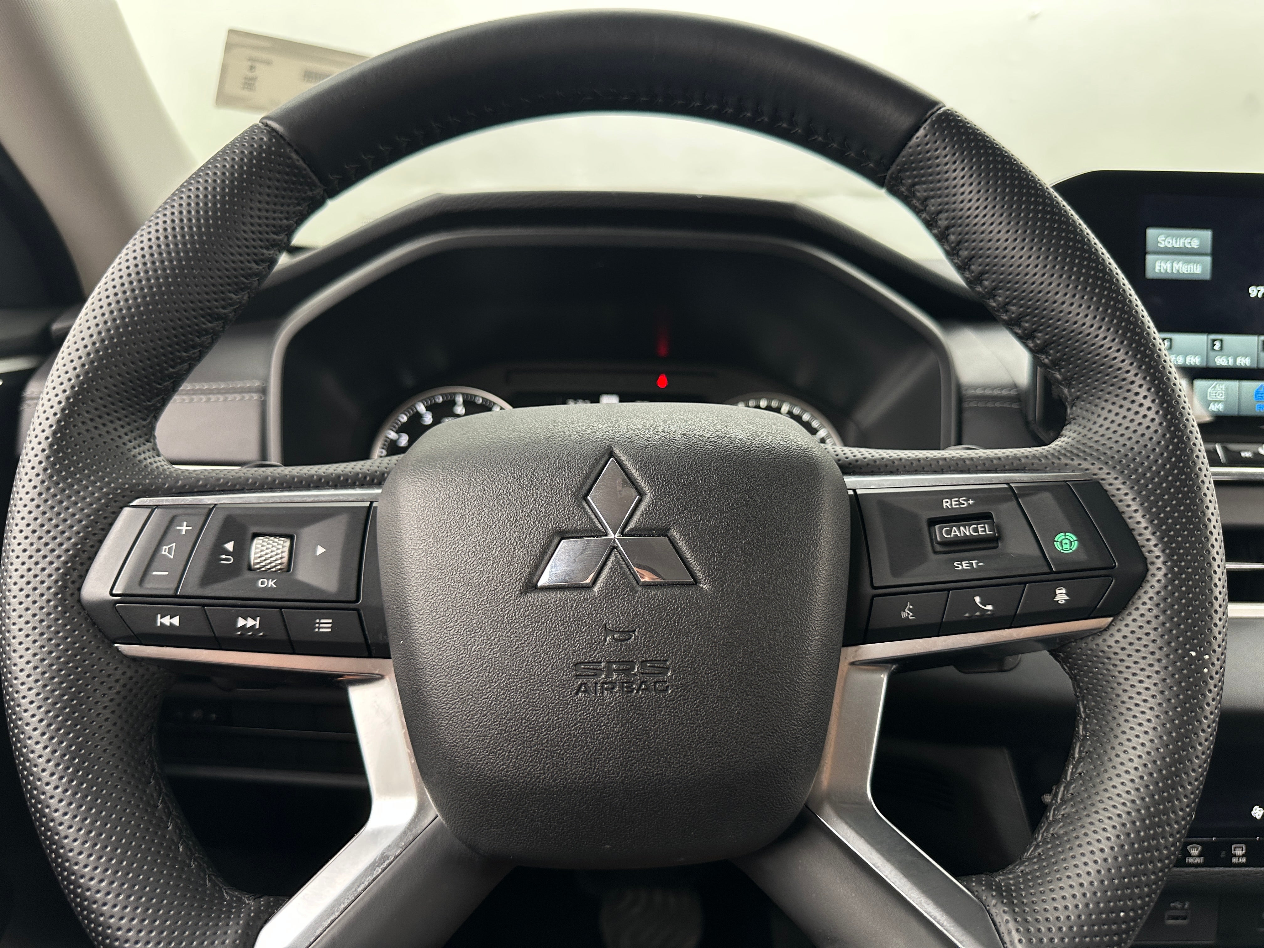 2024 Mitsubishi Outlander SE 4