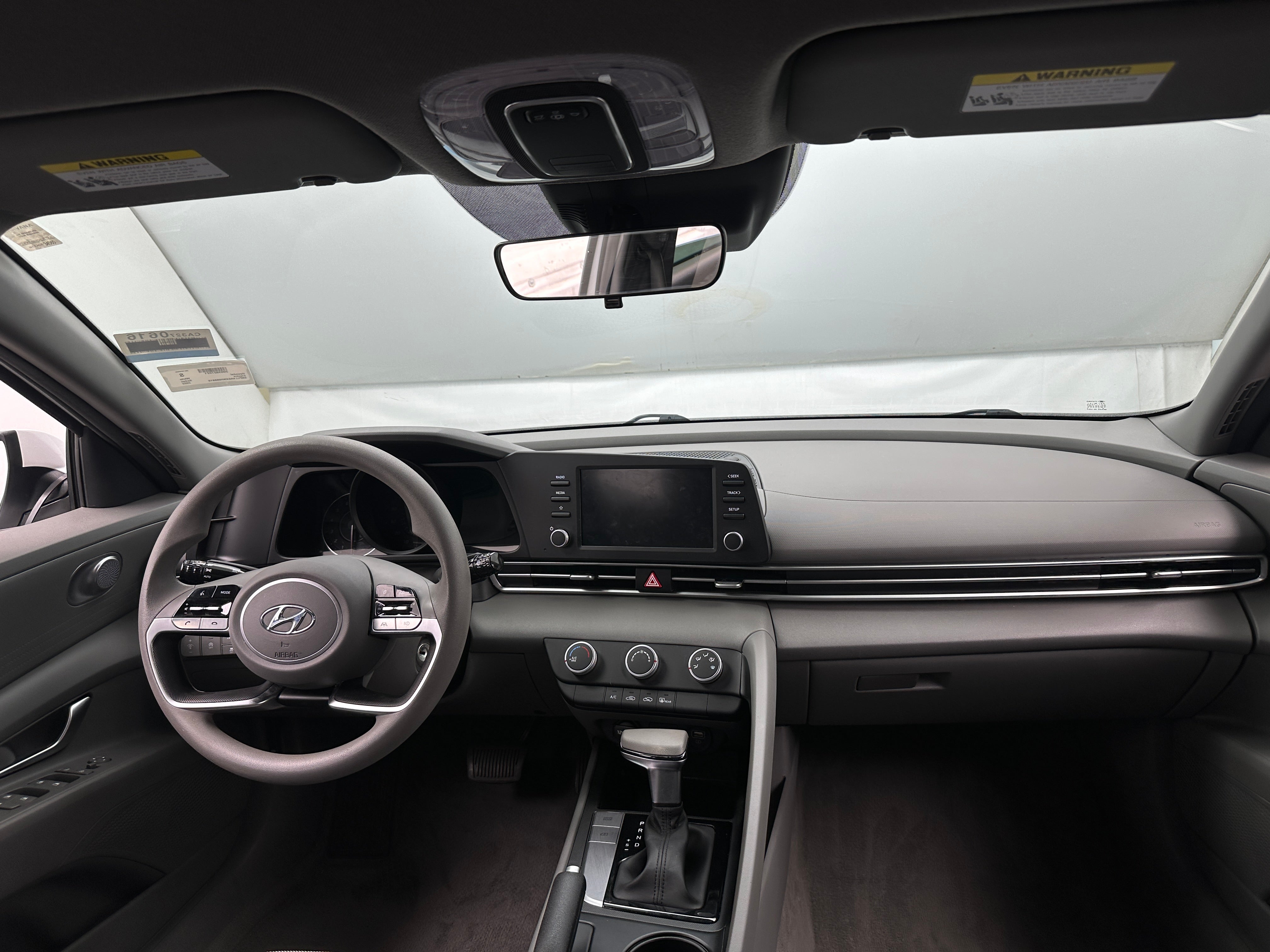 2022 Hyundai Elantra SE 3