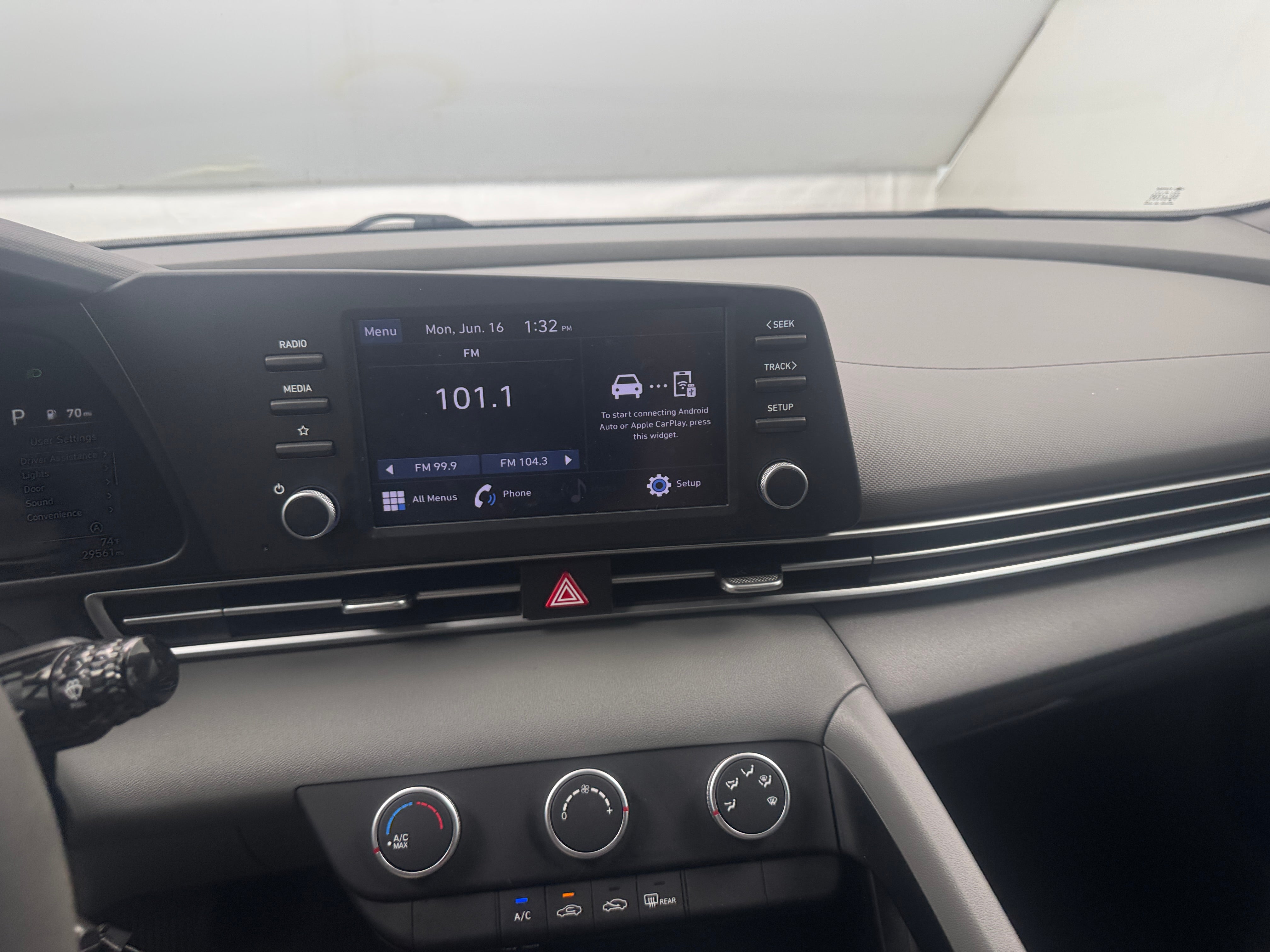 2022 Hyundai Elantra SE 4