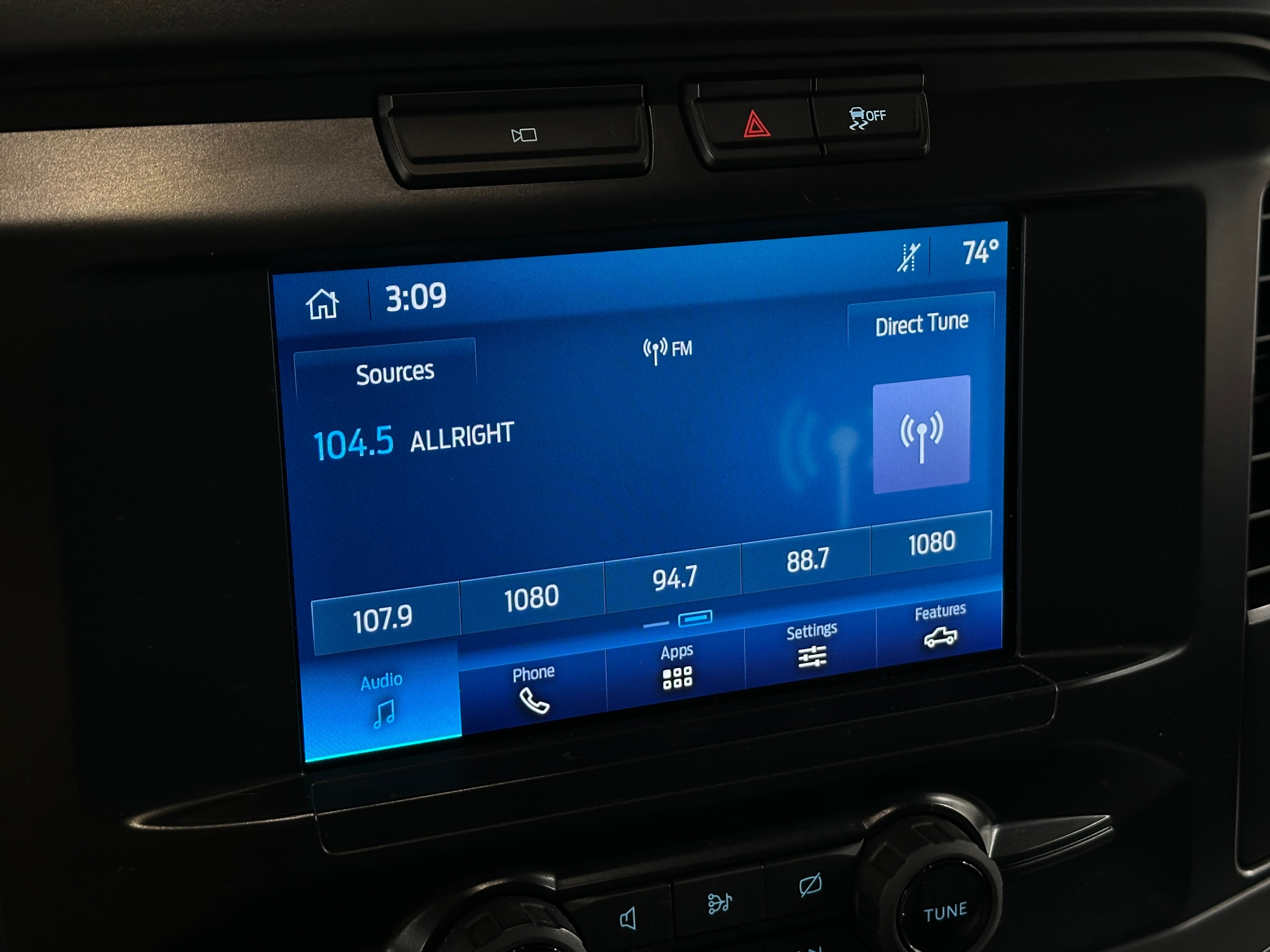 2023 Ford Econoline E-150 4