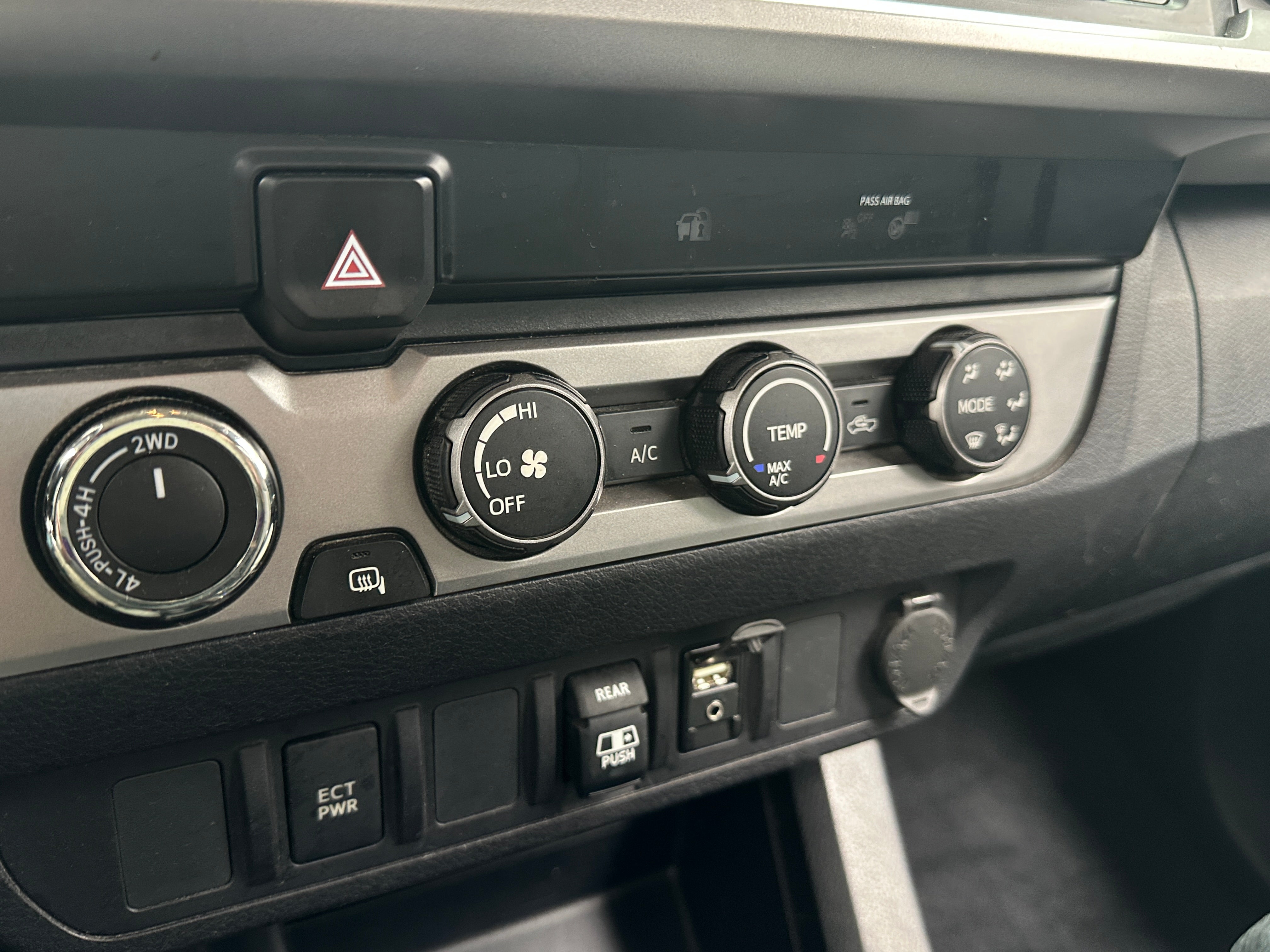 2019 Toyota Tacoma SR5 4