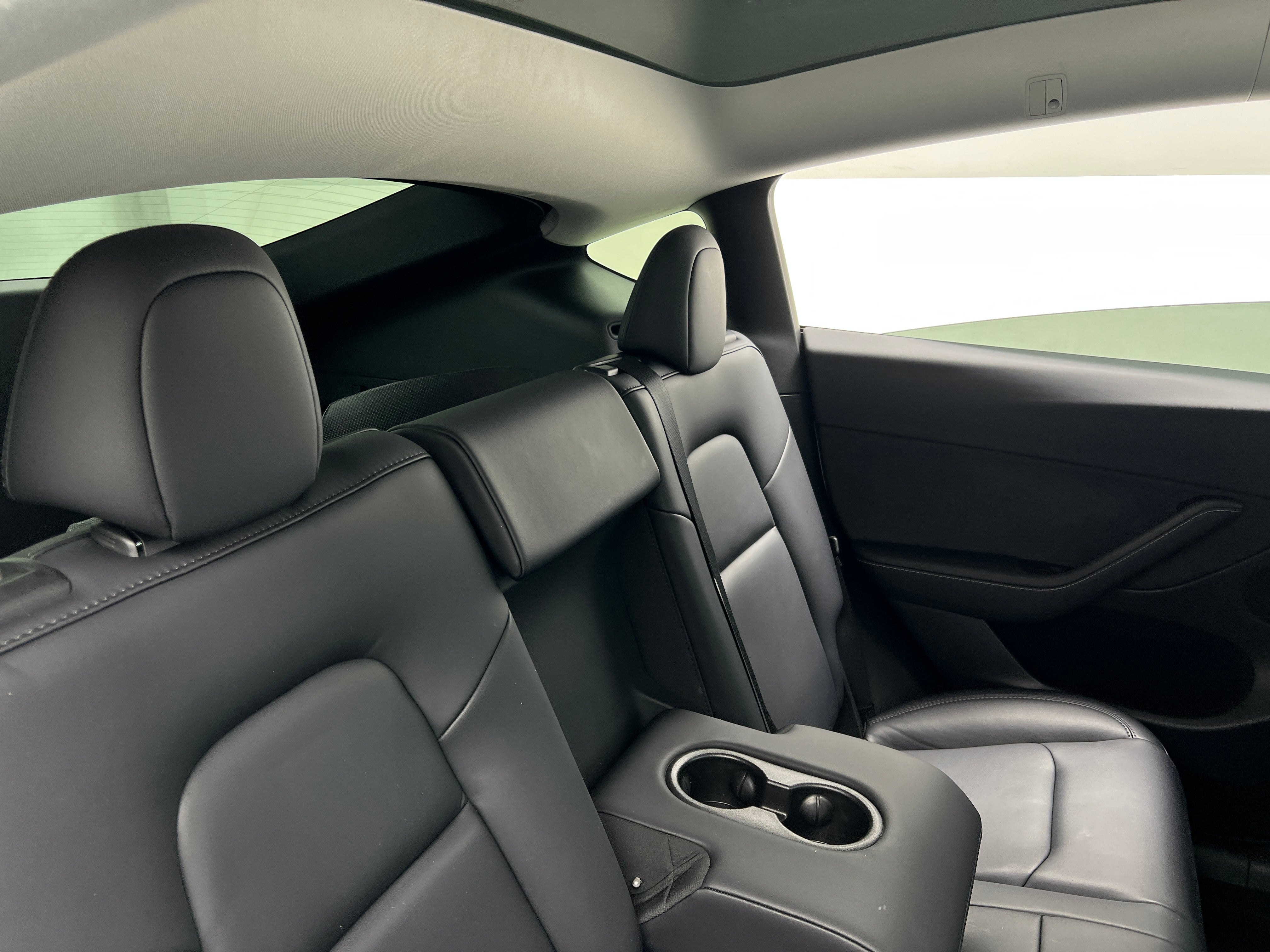 2022 Tesla Model Y Long Range 4