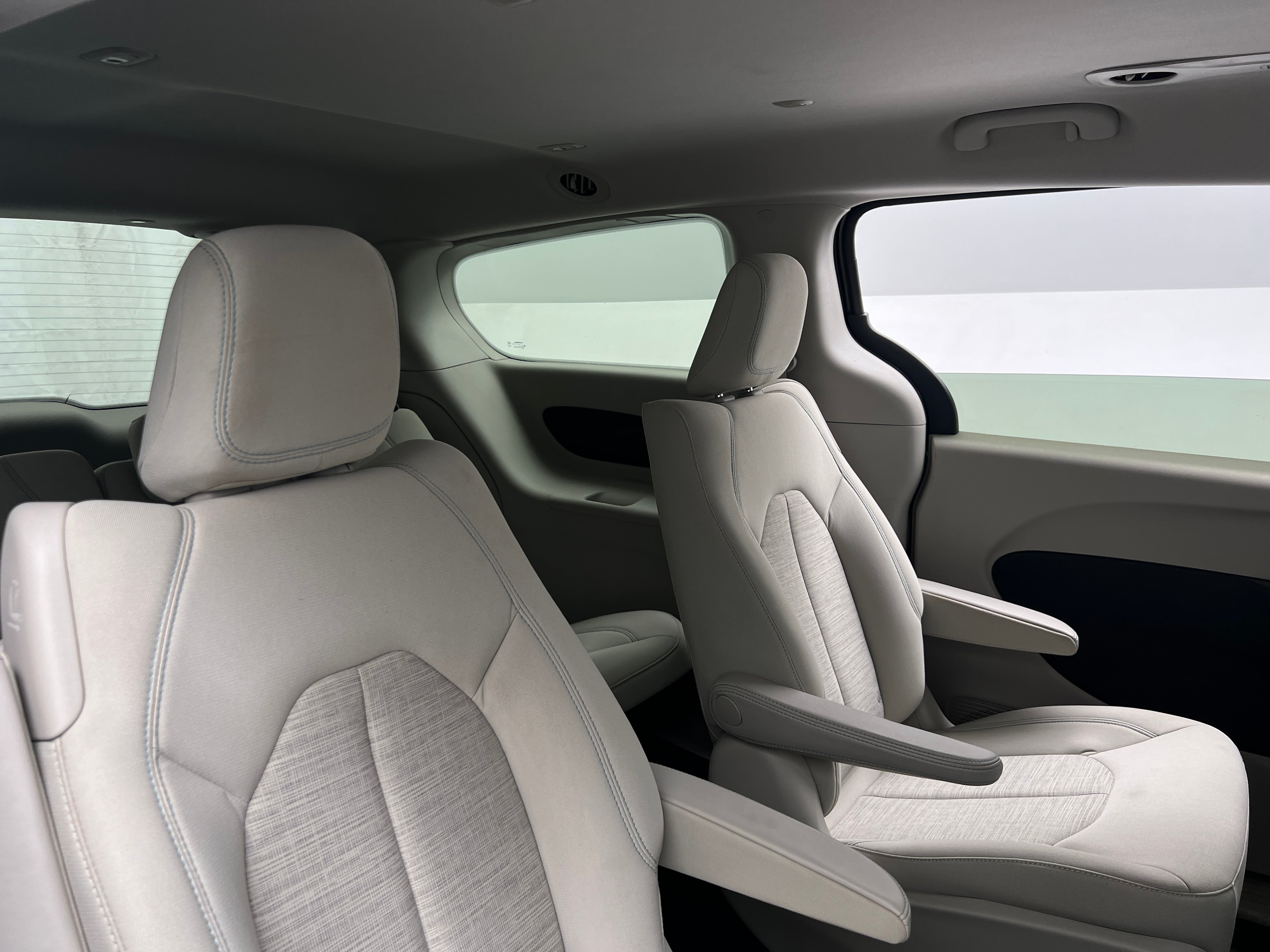 2018 Chrysler Pacifica Hybrid Touring Plus 6