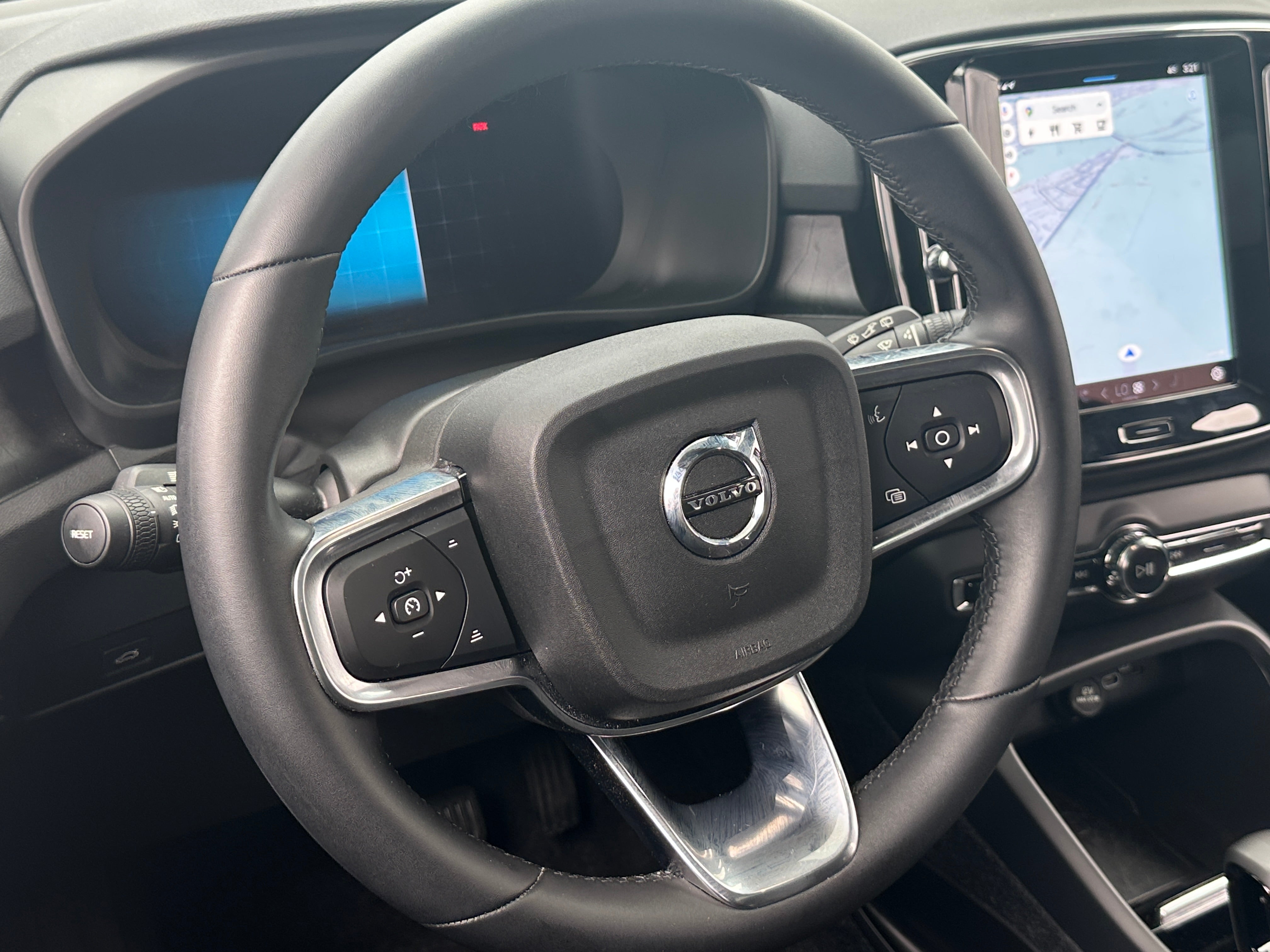 2023 Volvo XC40 Recharge Ultimate 4