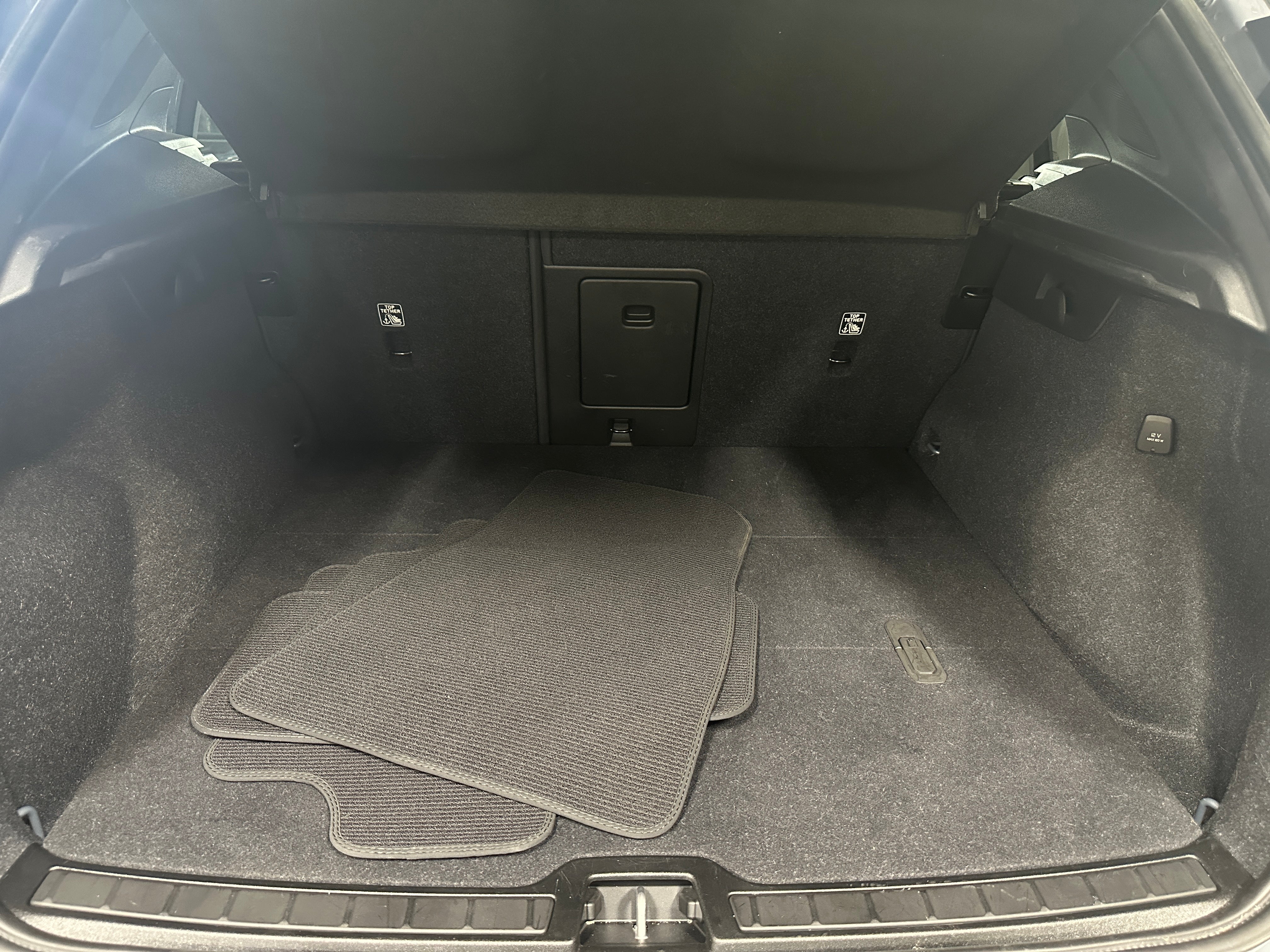 2023 Volvo XC40 Recharge Ultimate 6