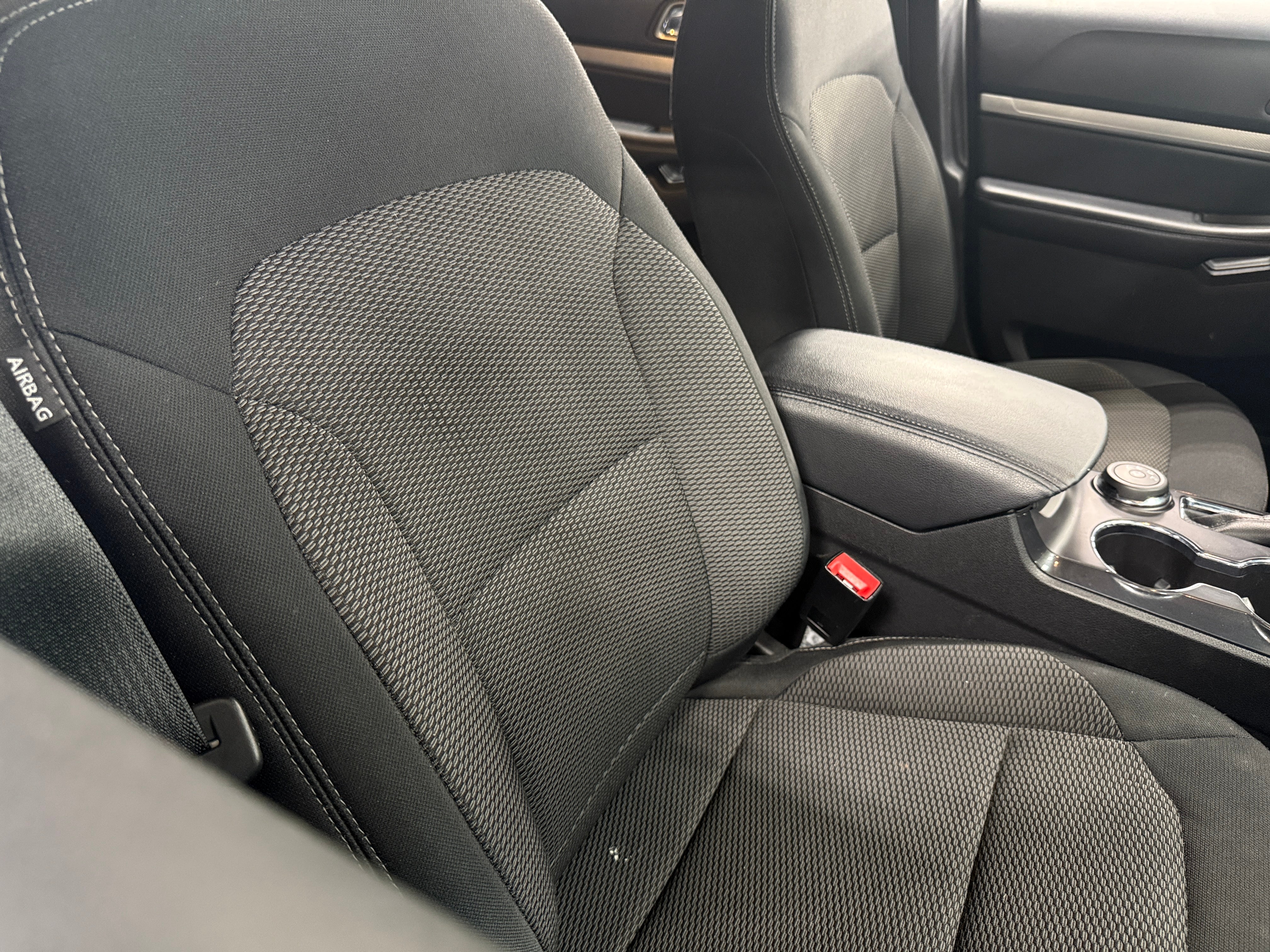 2018 Ford Explorer XLT 2