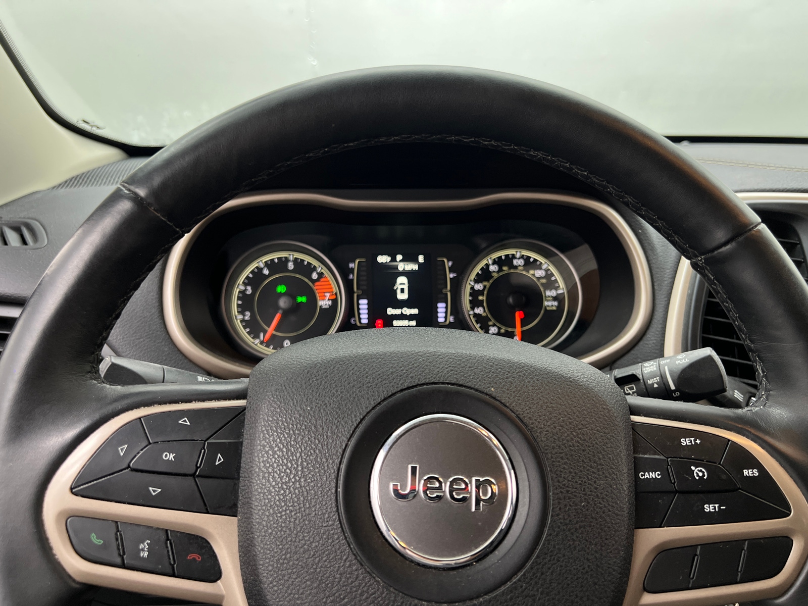 Thumbnail: 2017 Jeep Cherokee - 4