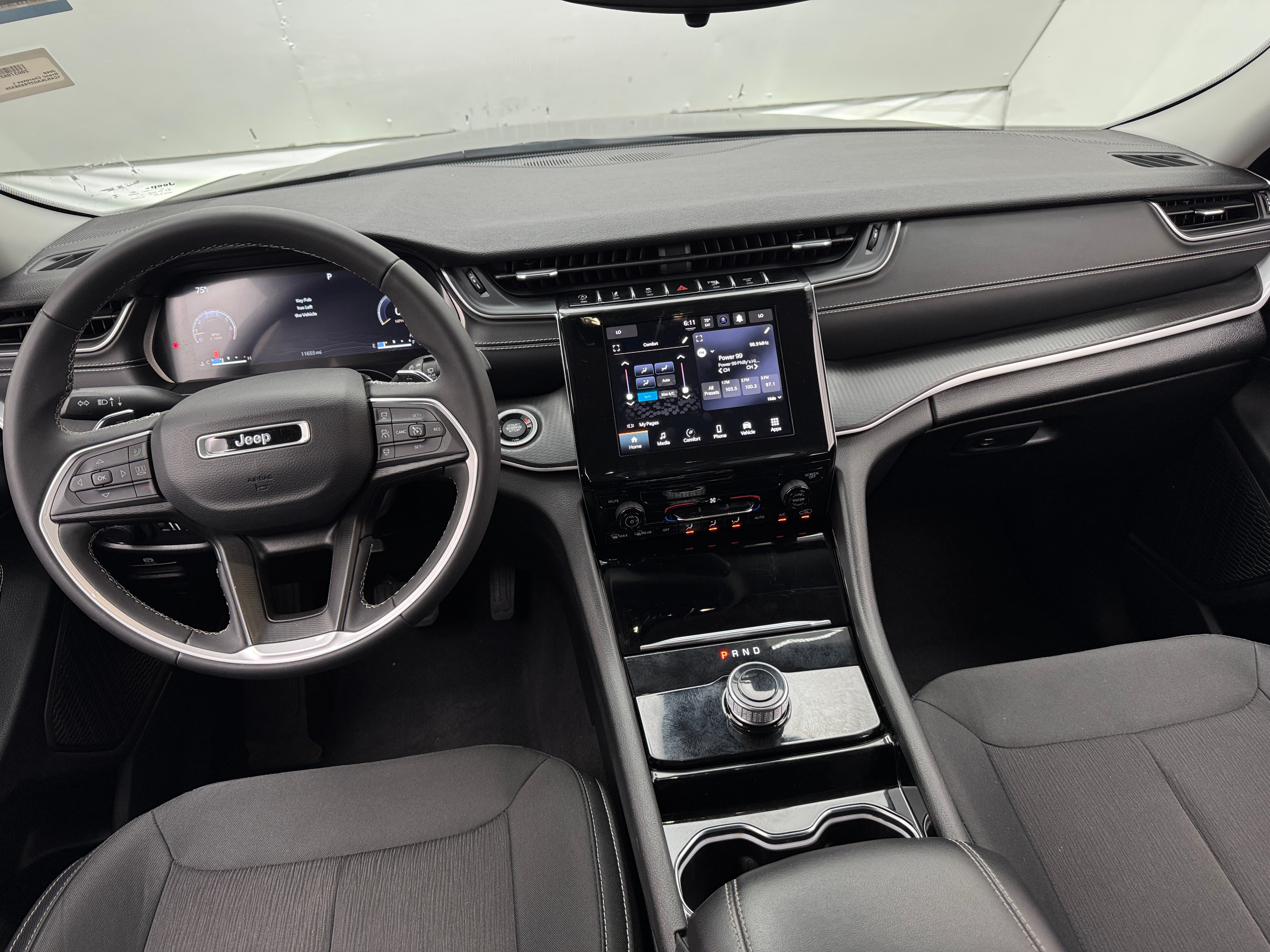 2023 Jeep Grand Cherokee L Laredo 3