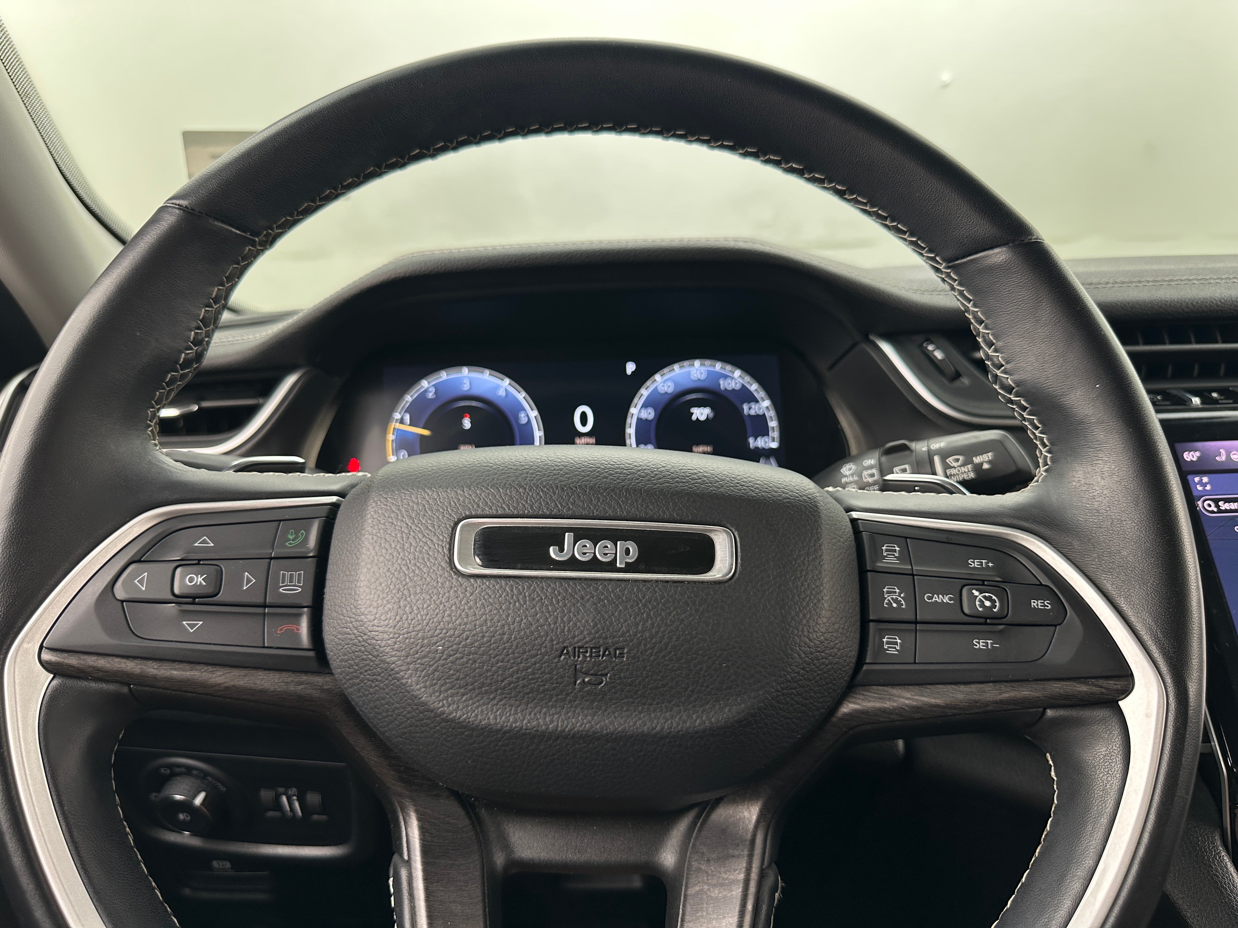 2022 Jeep Grand Cherokee Limited Edition 4