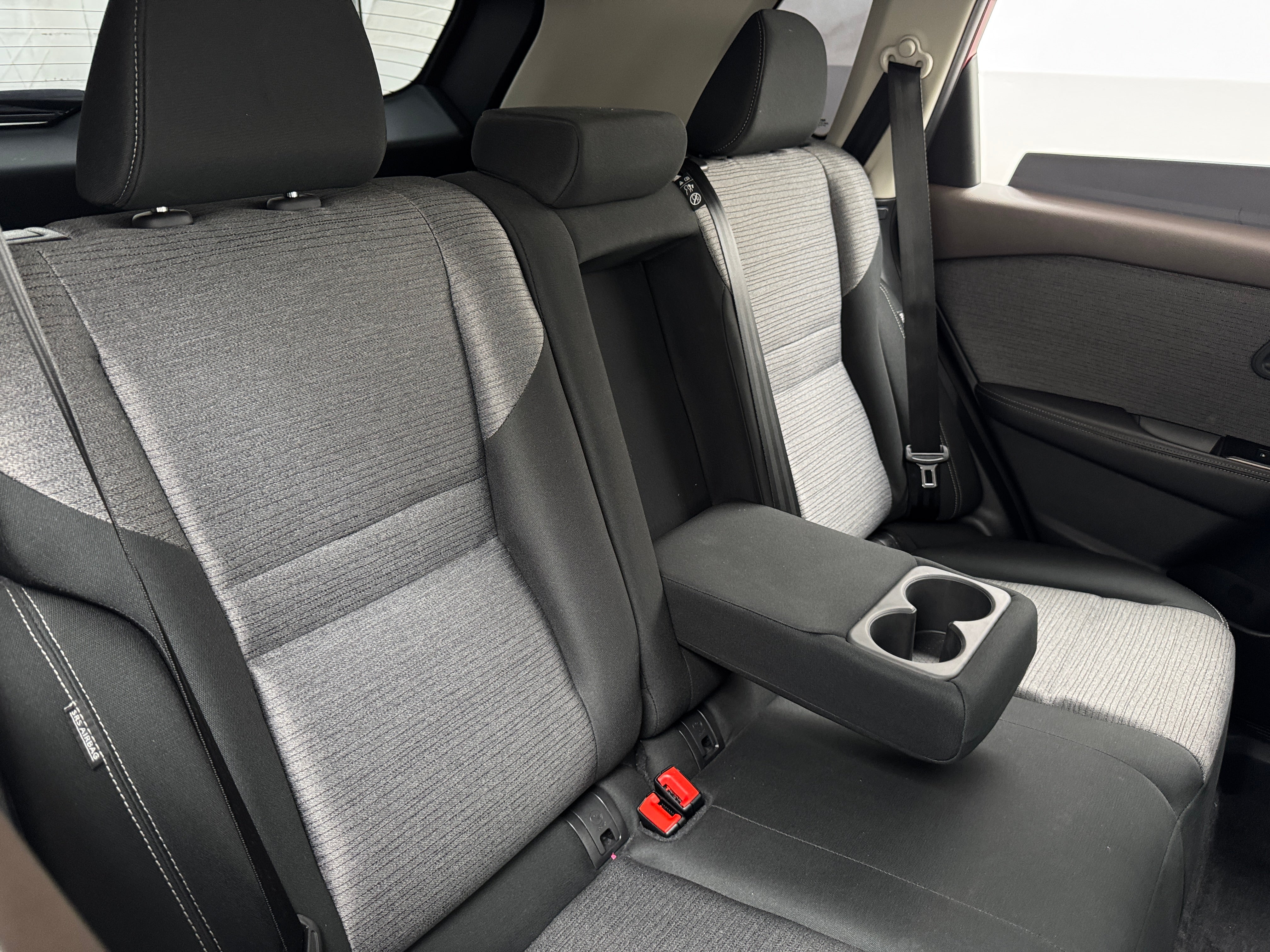 2022 Nissan Rogue SV 6