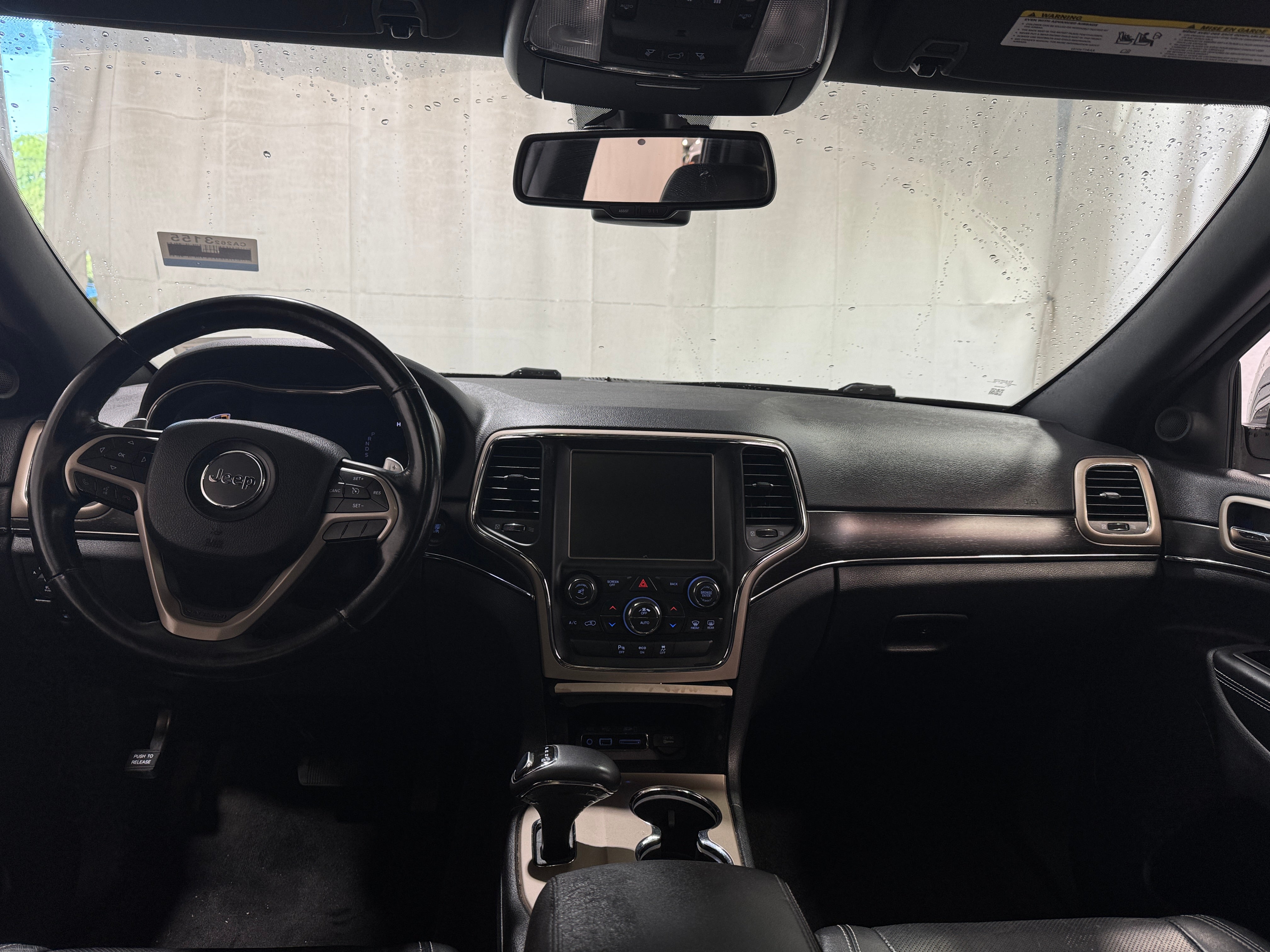 2015 Jeep Grand Cherokee Limited Edition 2