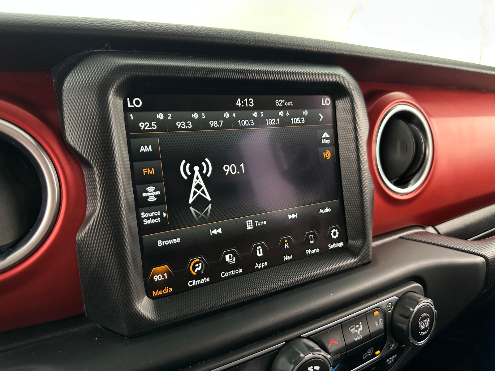 Thumbnail: 2023 Jeep Gladiator - 4
