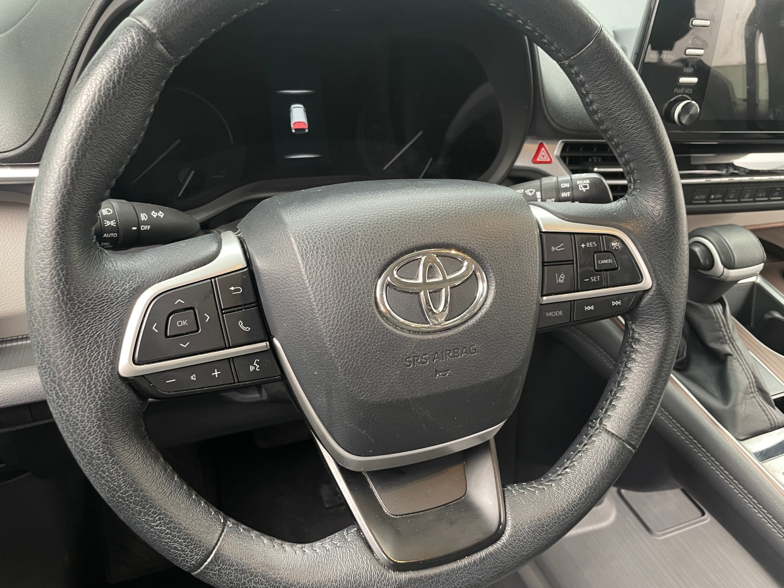 Thumbnail: 2022 Toyota Sienna - 4