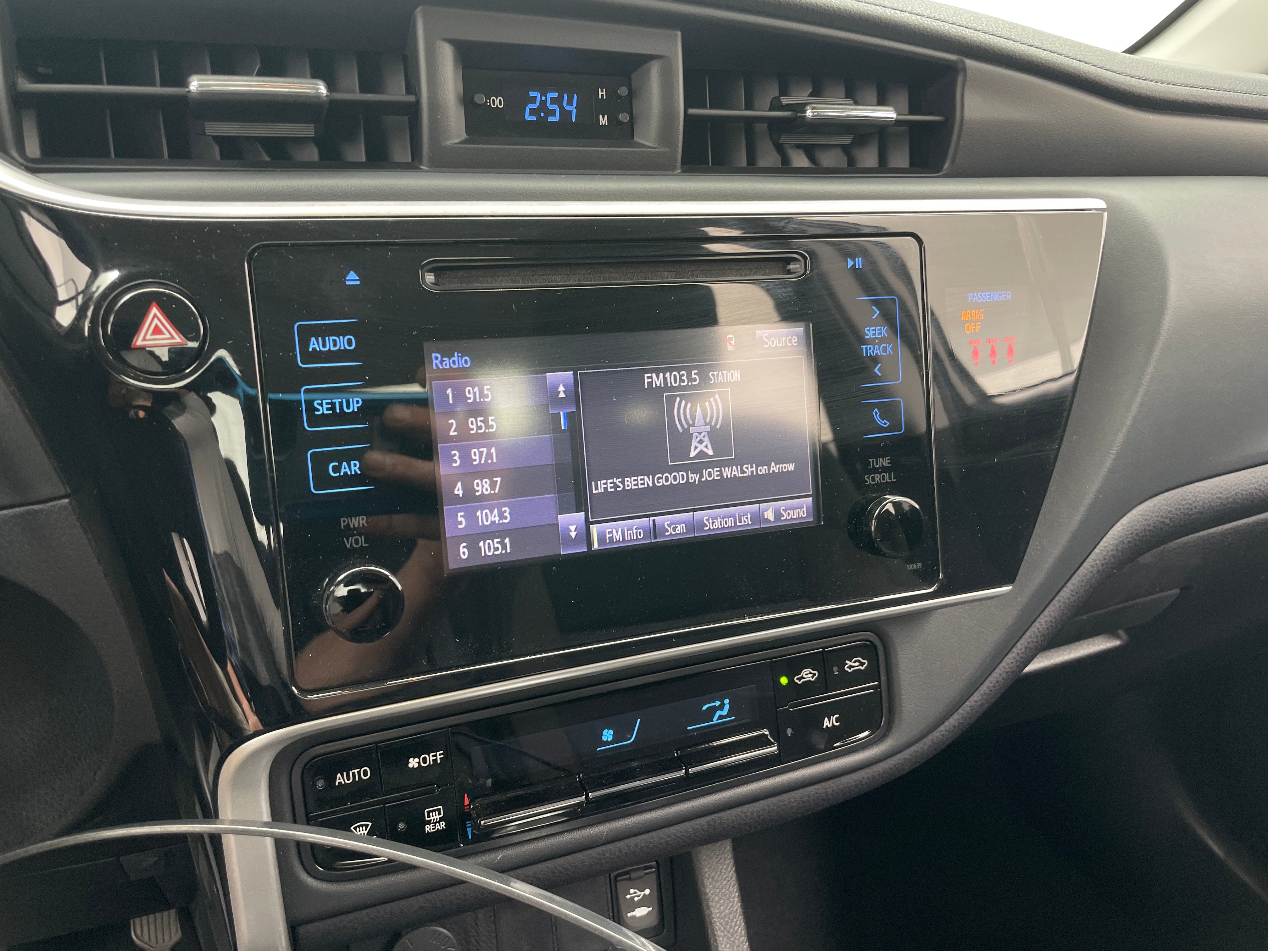 2018 Toyota Corolla LE 4
