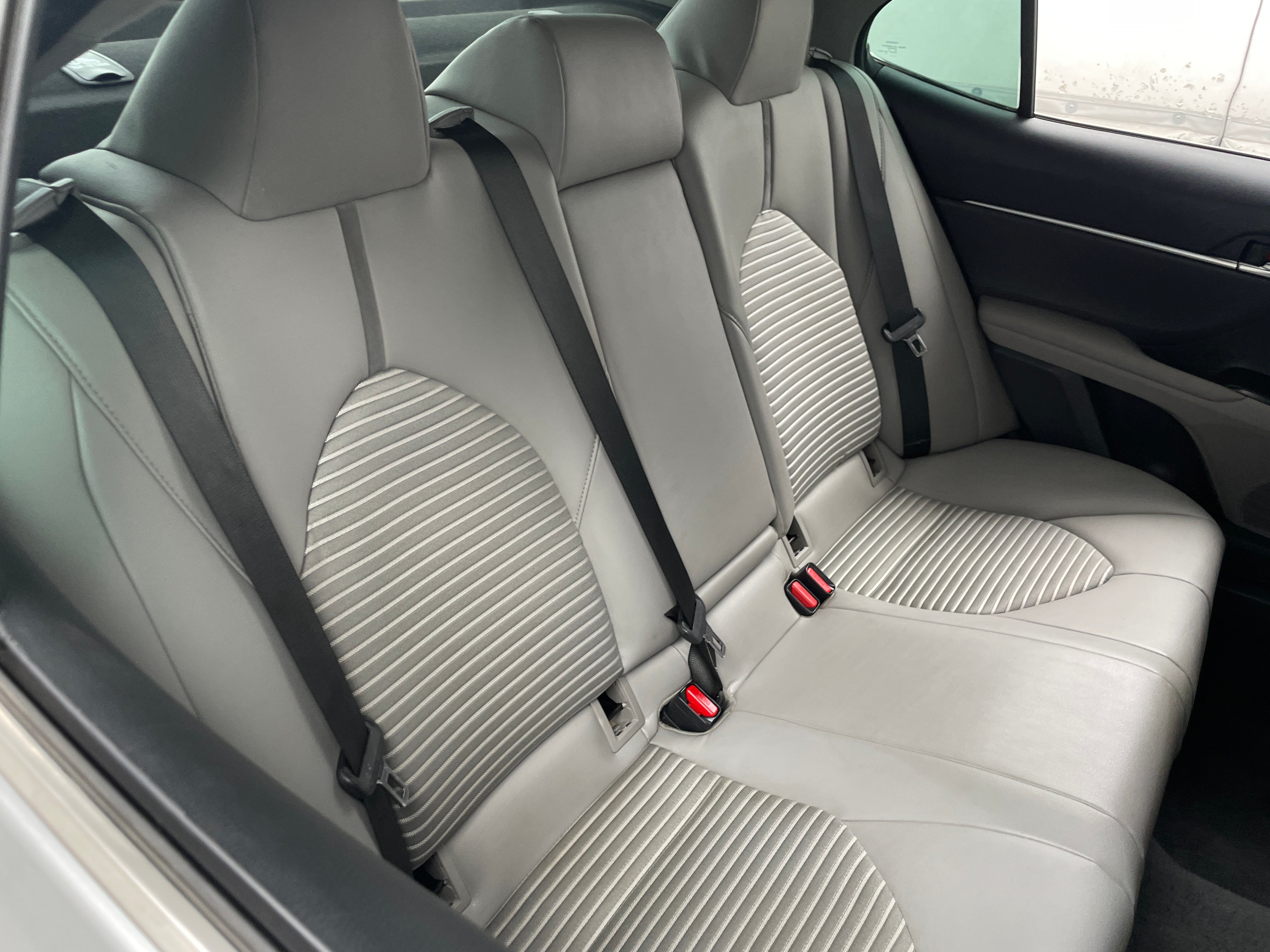 2018 Toyota Camry SE 6