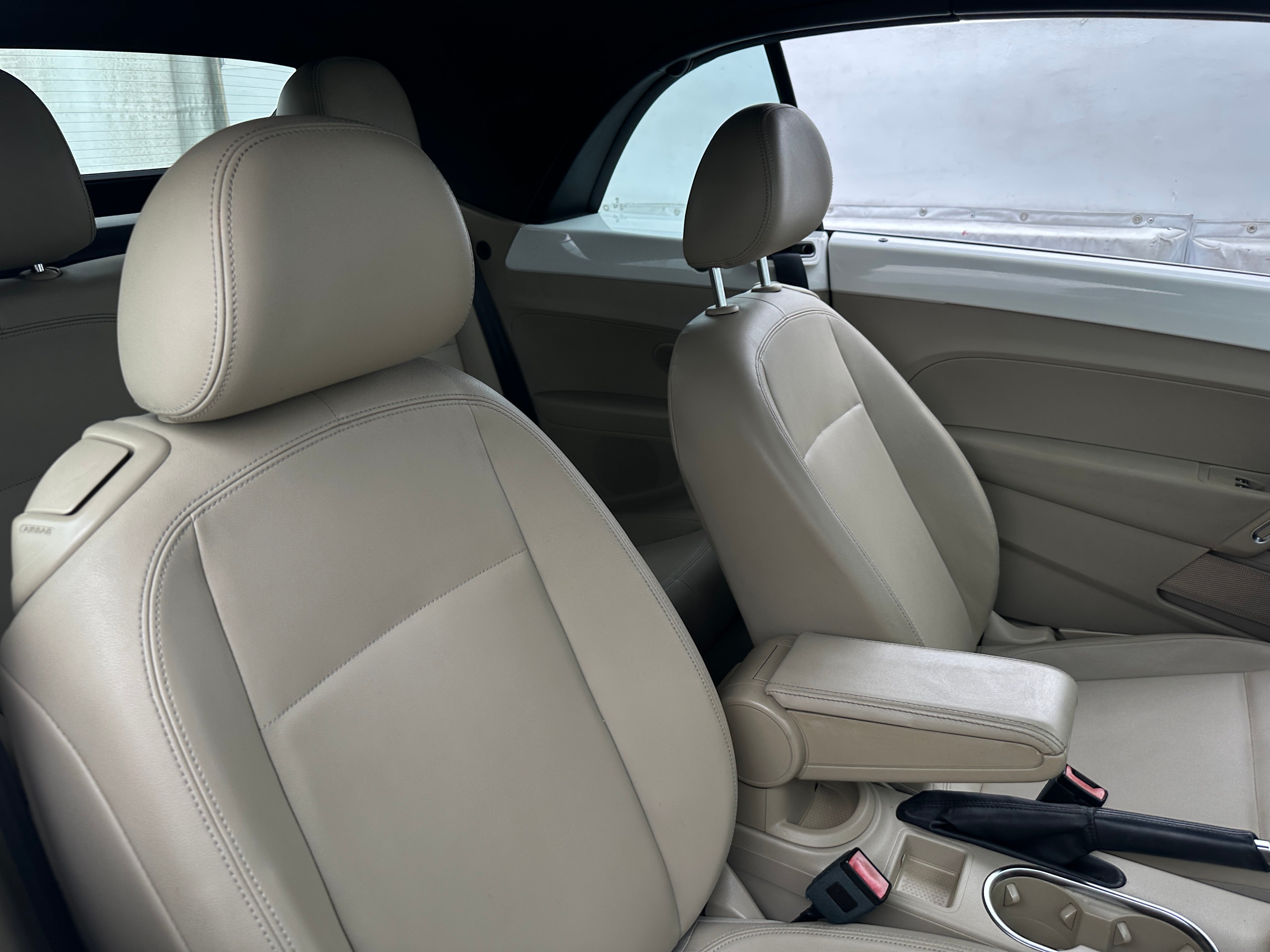 2014 Volkswagen Beetle  2