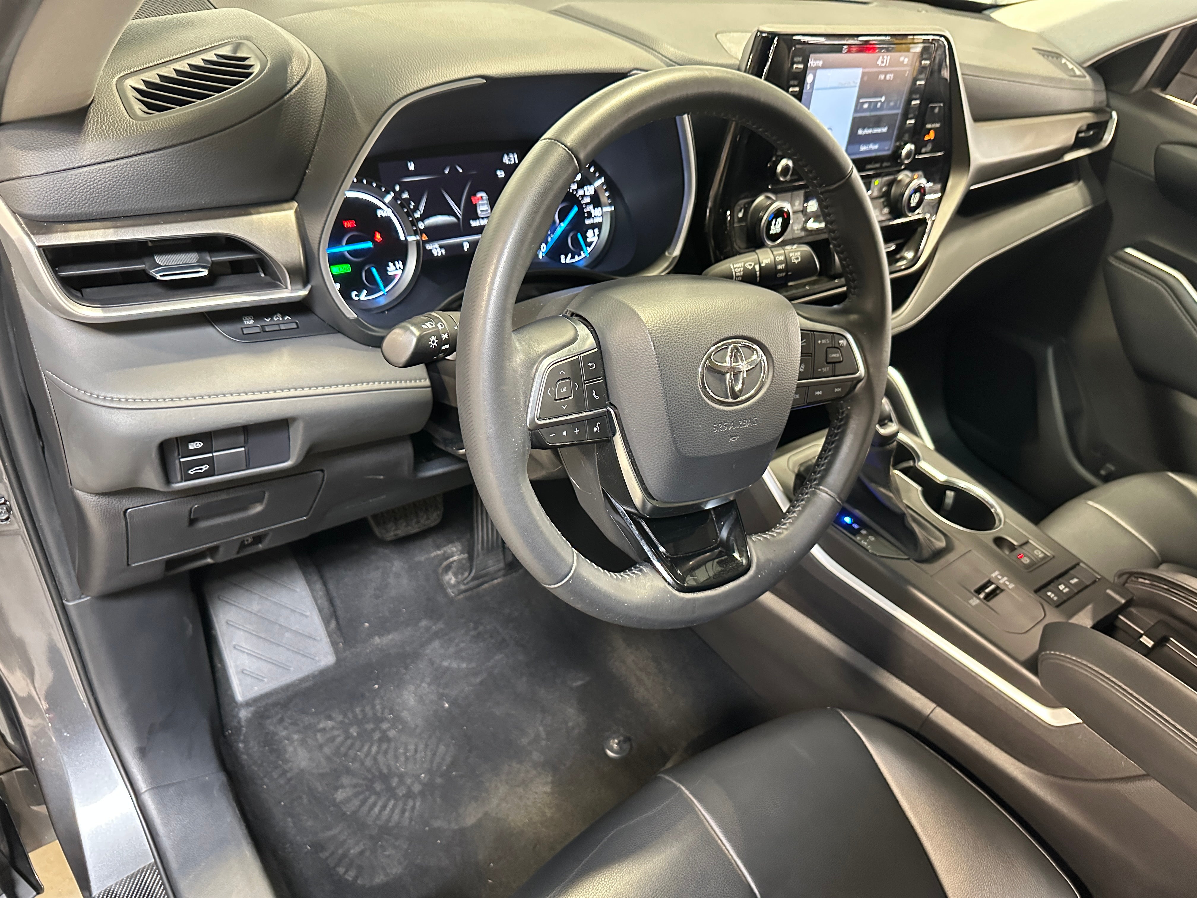 2021 Toyota Highlander XLE 2