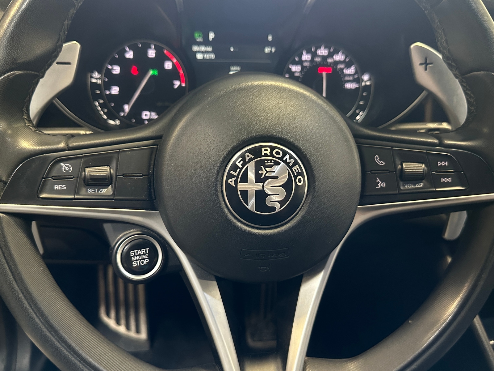 Thumbnail: 2017 Alfa Romeo Giulia - 4