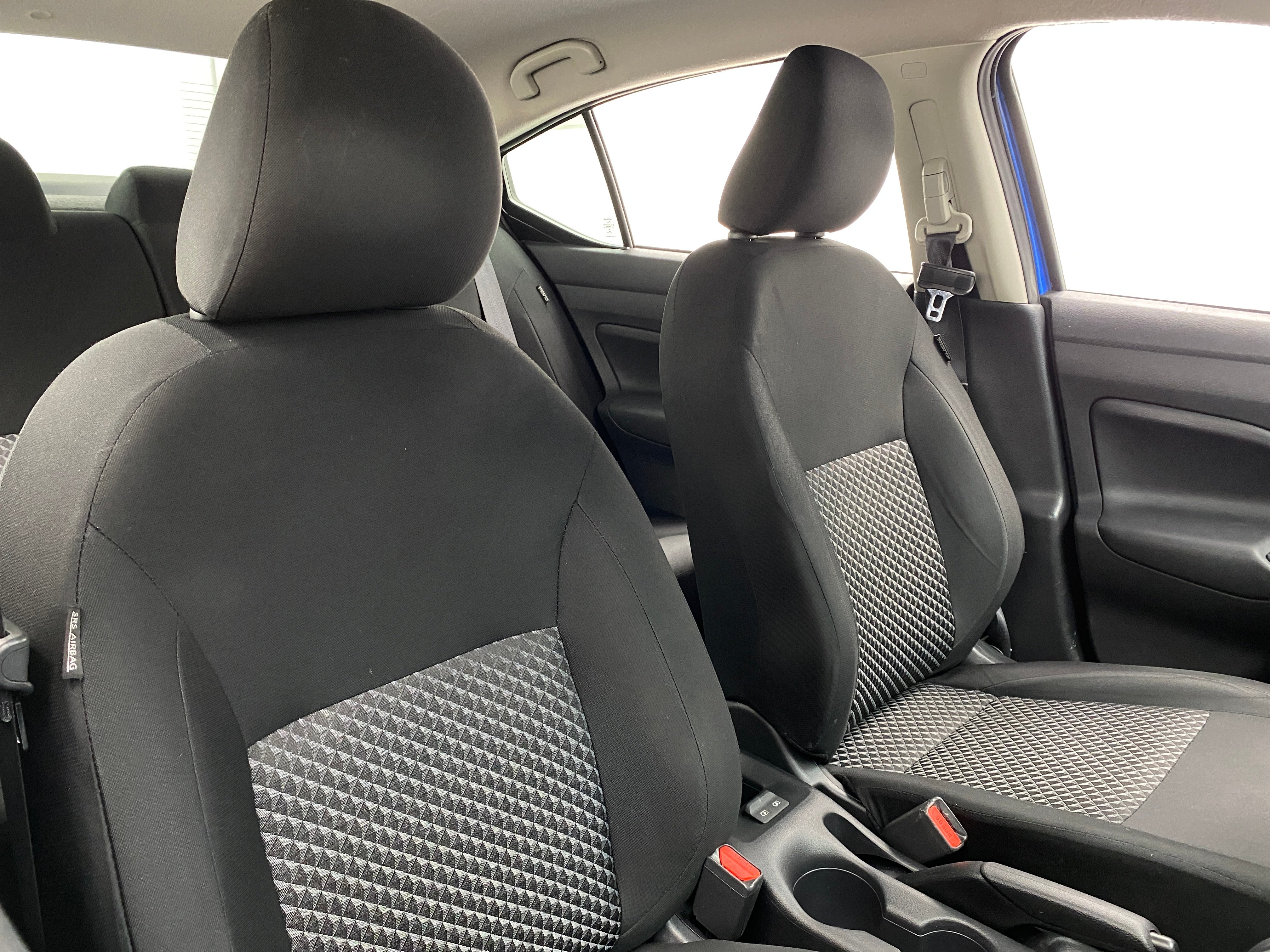2022 Nissan Versa S 2