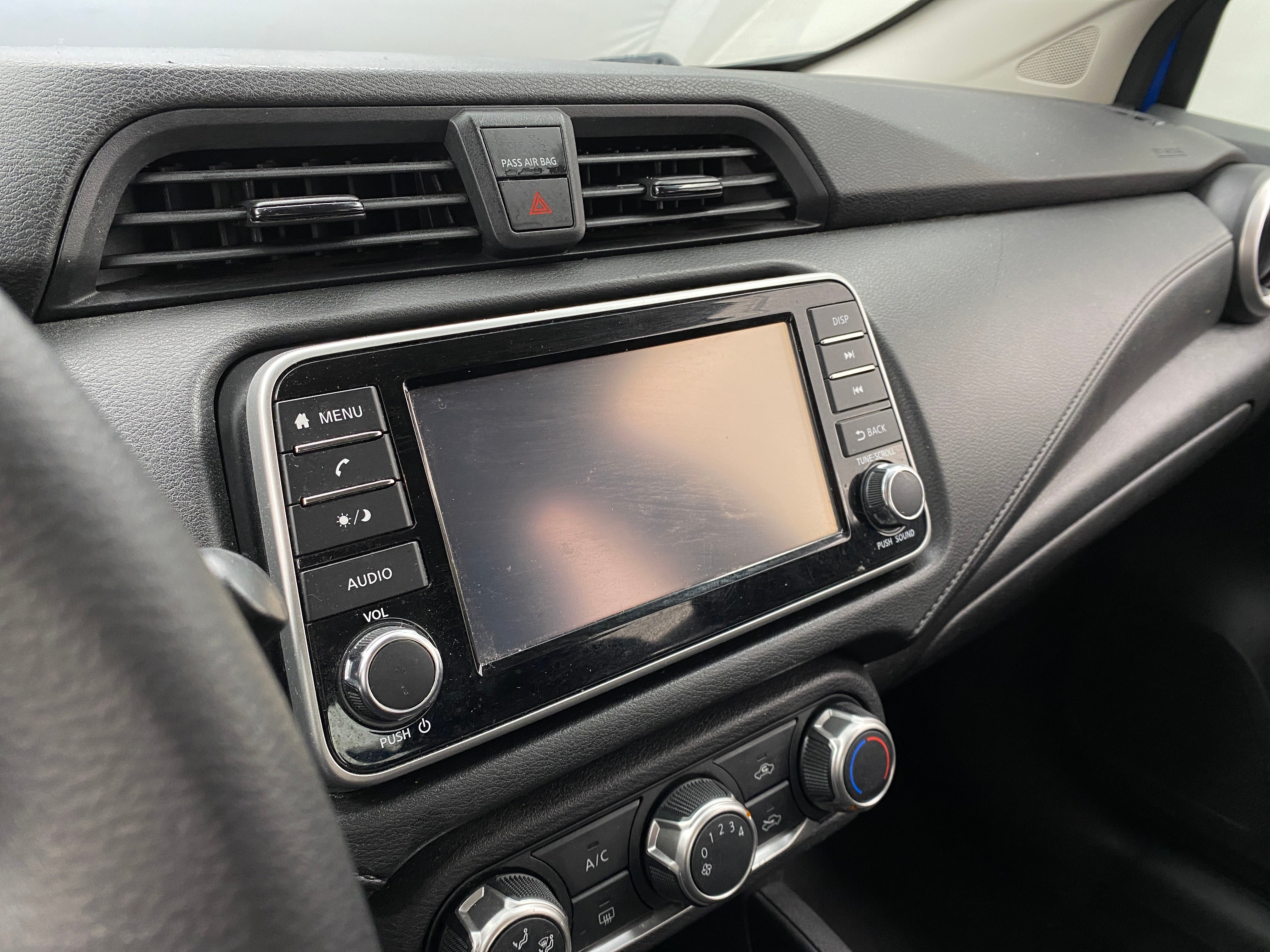 2022 Nissan Versa S 4