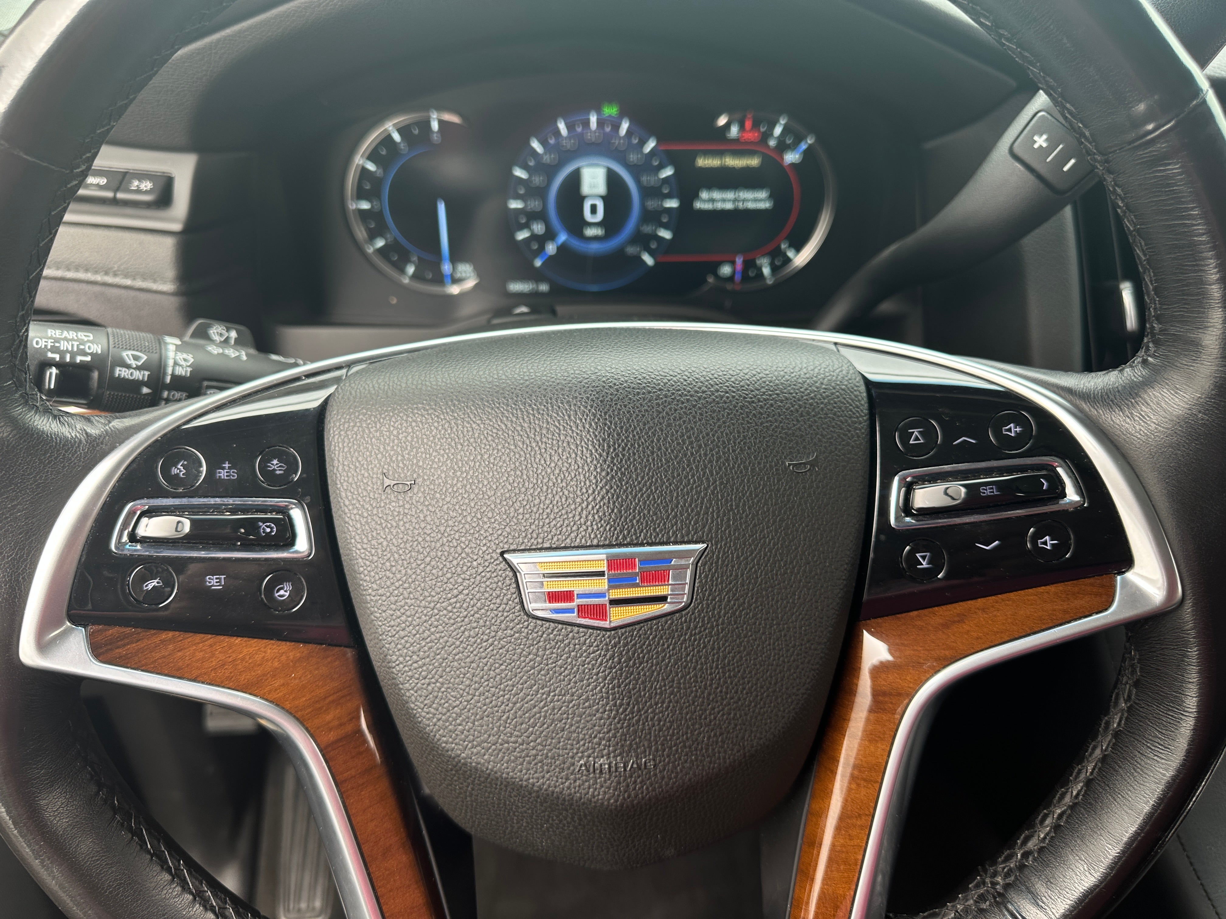 2019 Cadillac Escalade Luxury 4