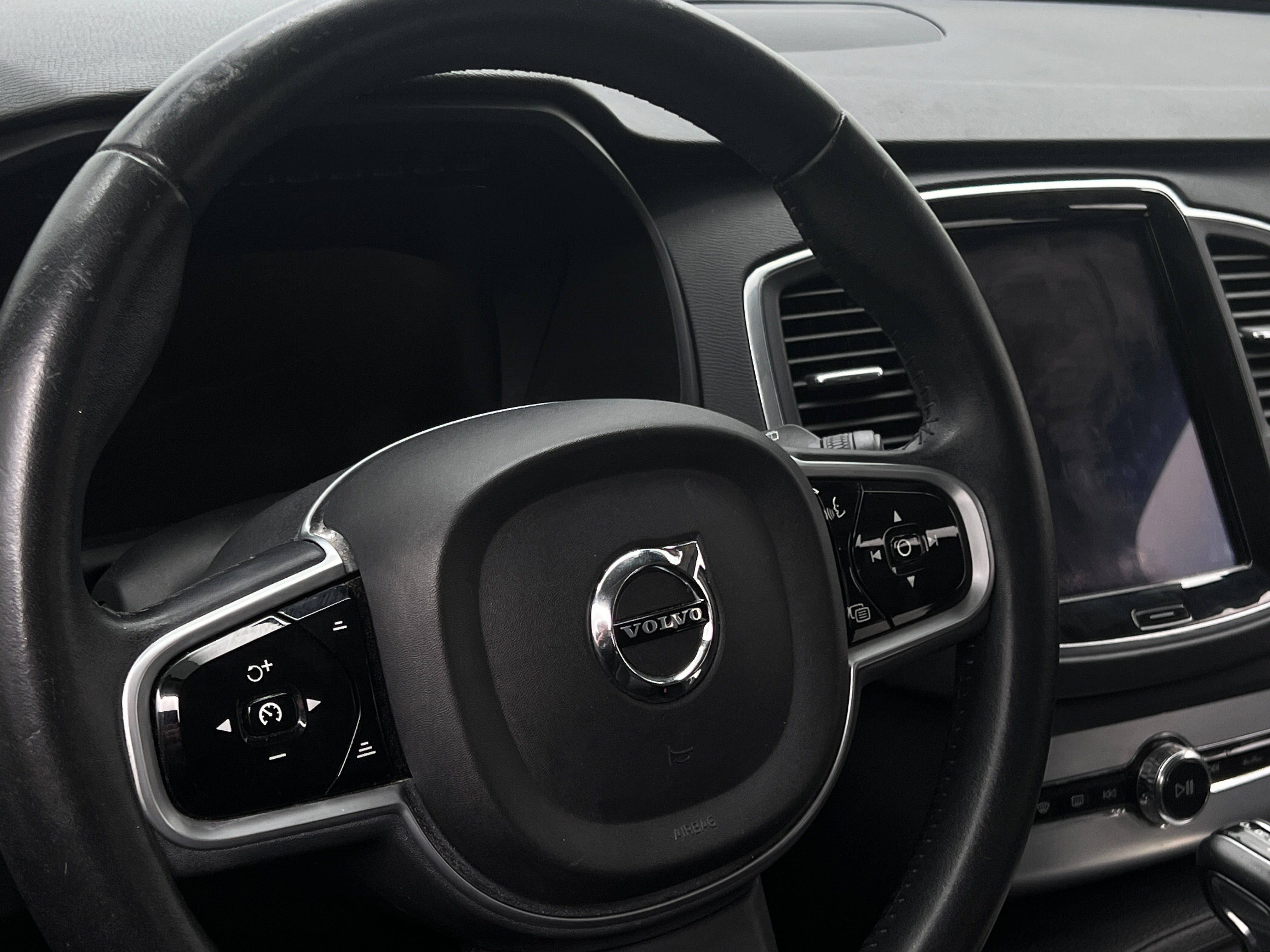 2018 Volvo XC90 T6 Momentum 4
