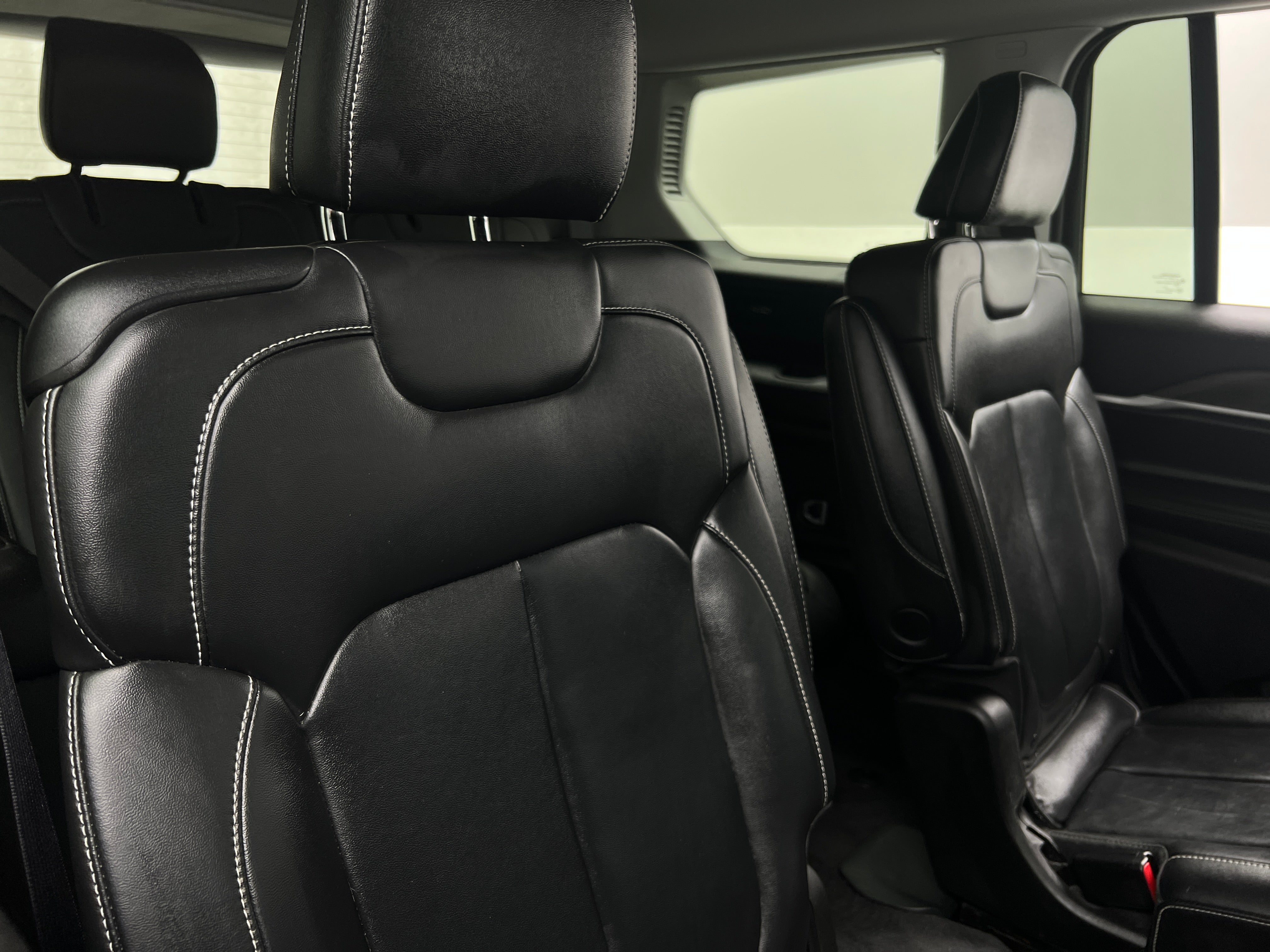 2022 Jeep Grand Cherokee L Limited Edition 5