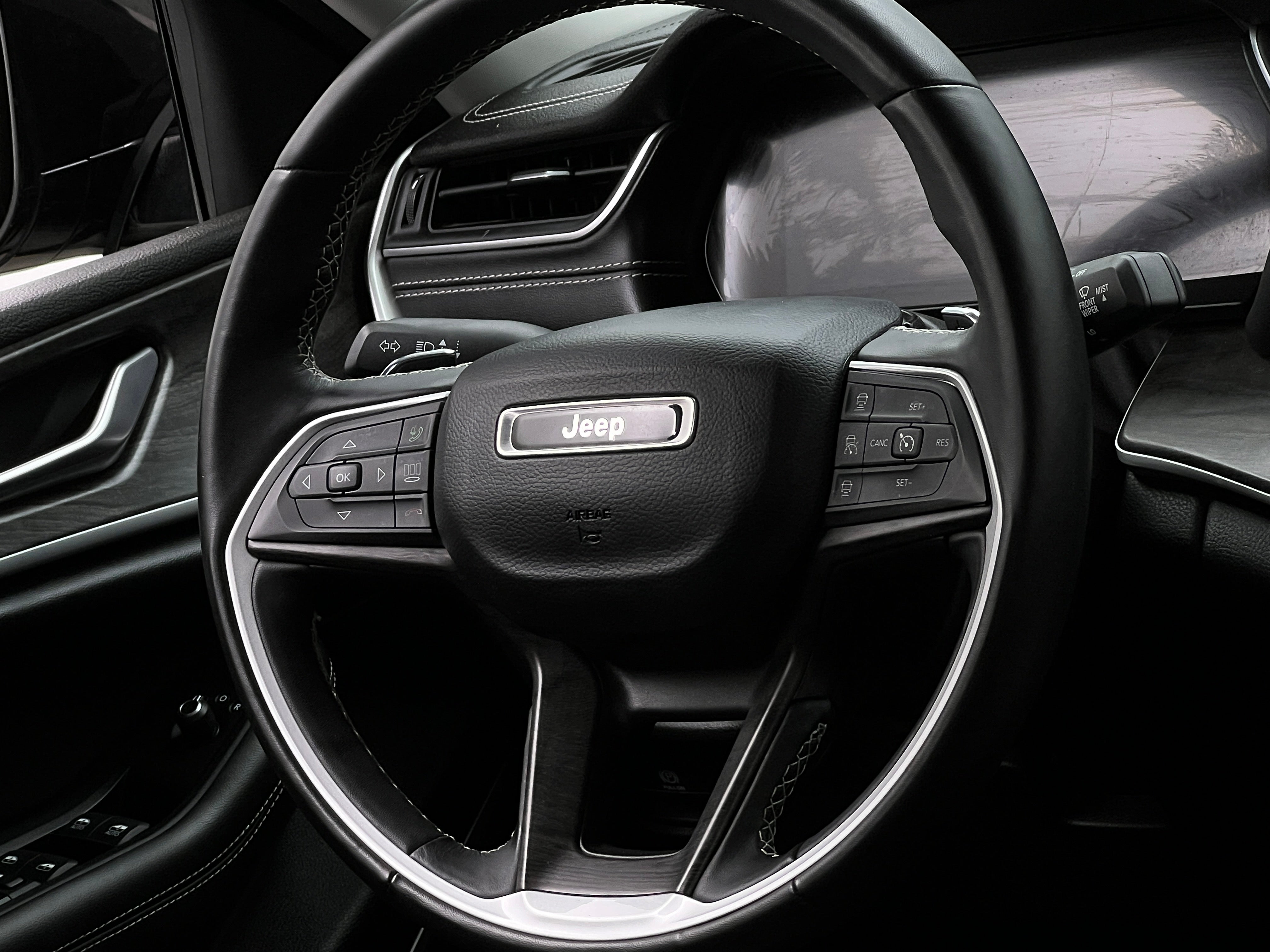 2022 Jeep Grand Cherokee L Limited Edition 4