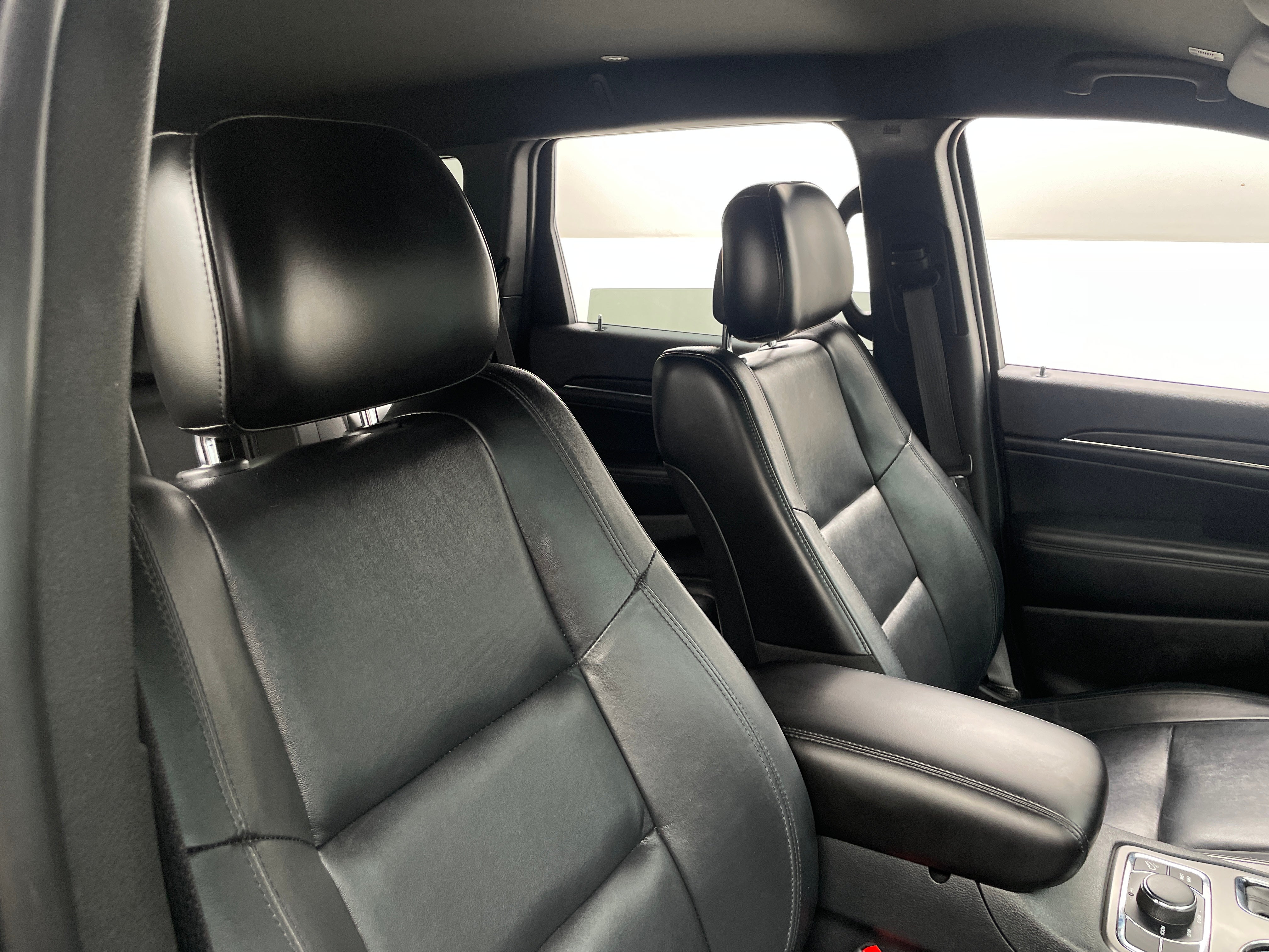 2019 Jeep Grand Cherokee Limited Edition 2