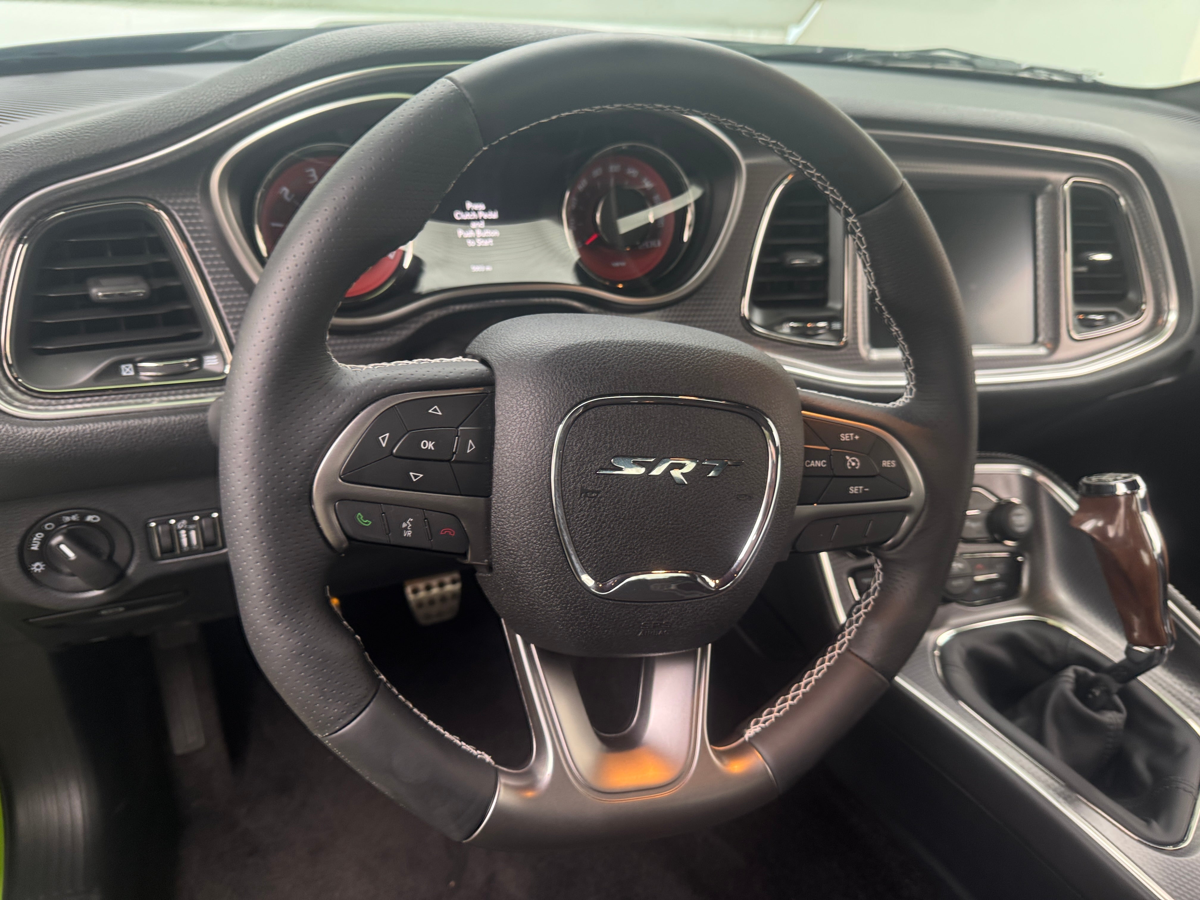 2015 Dodge Challenger SRT Hellcat 3