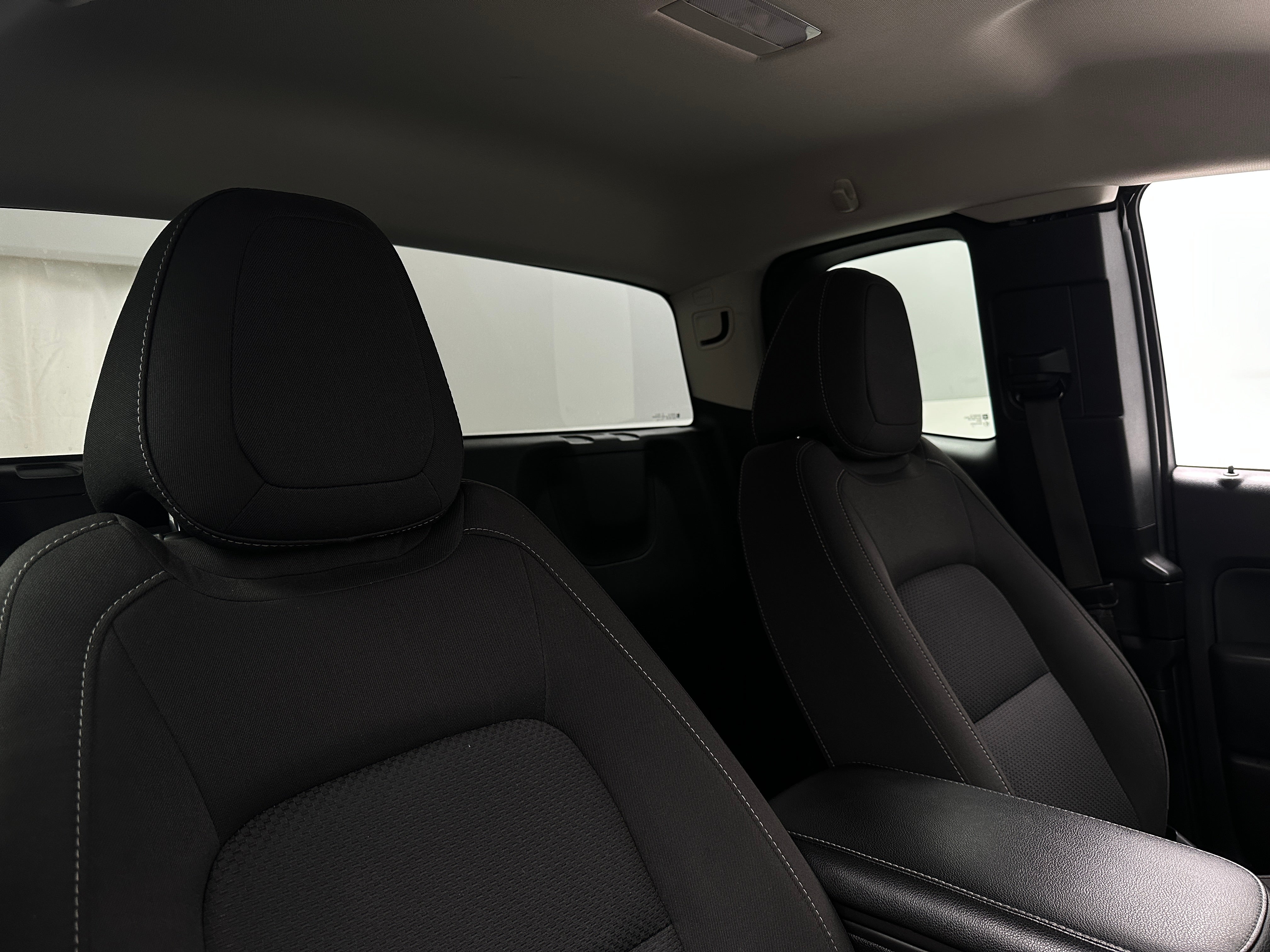 2022 Chevrolet Colorado LT 2