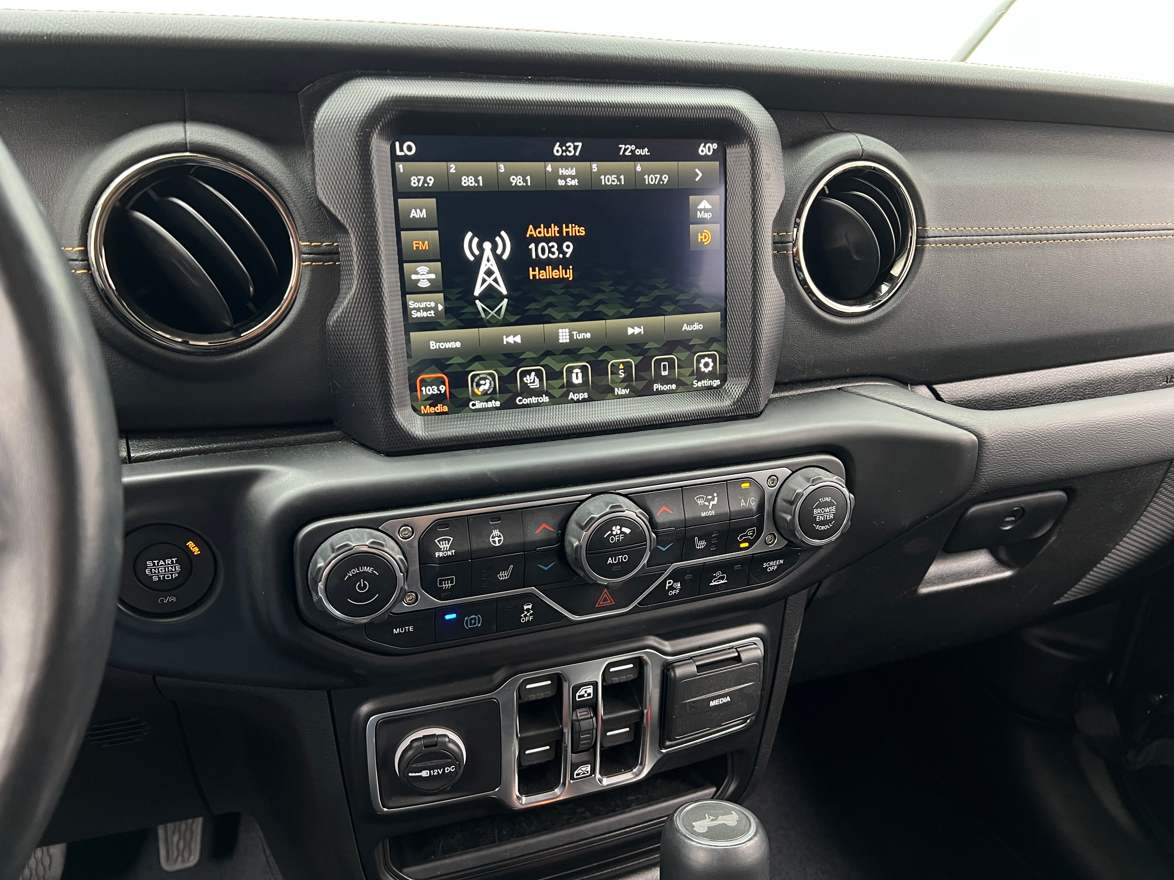 Thumbnail: 2022 Jeep Wrangler - 3