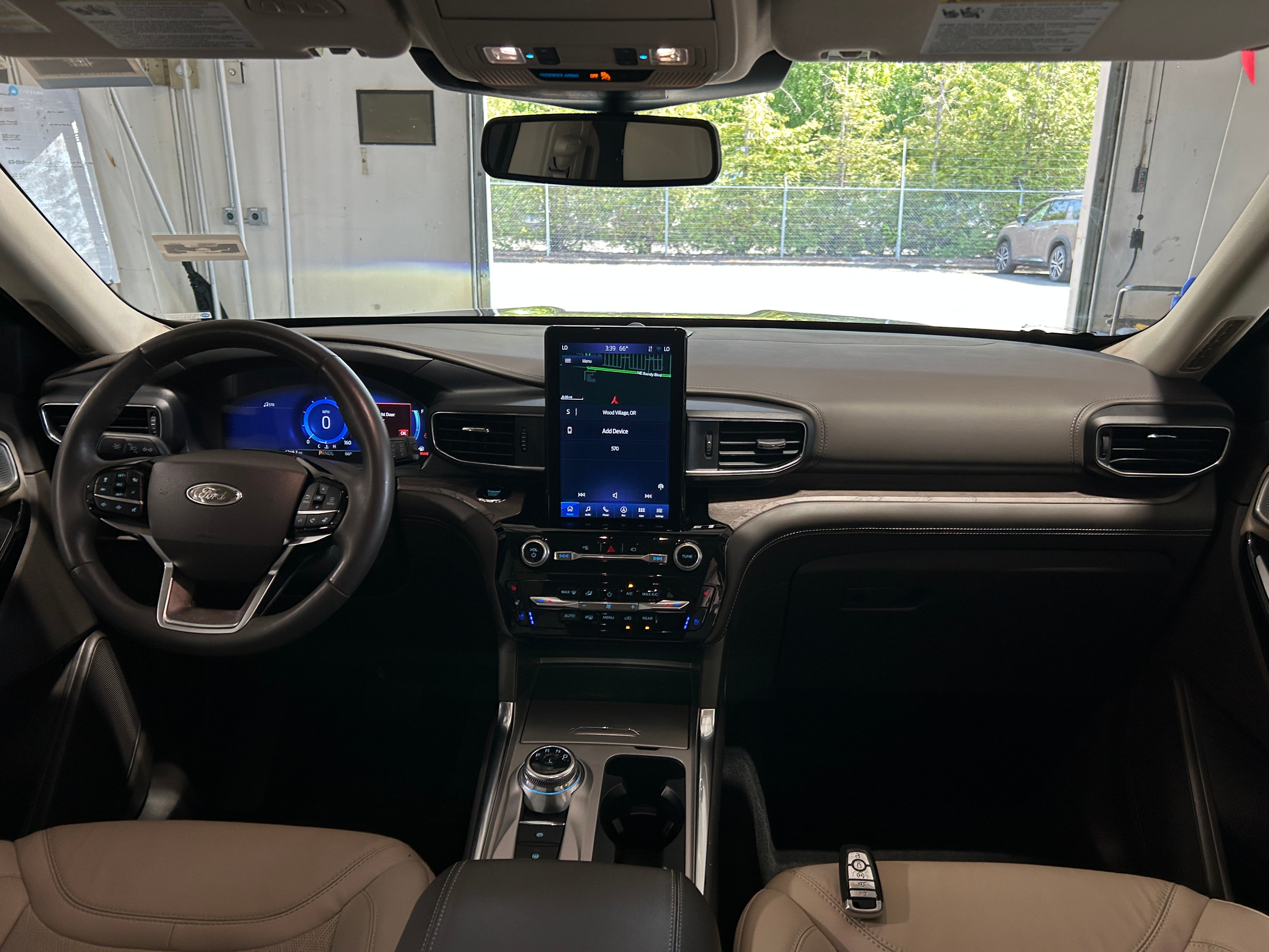 2023 Ford Explorer Platinum 2