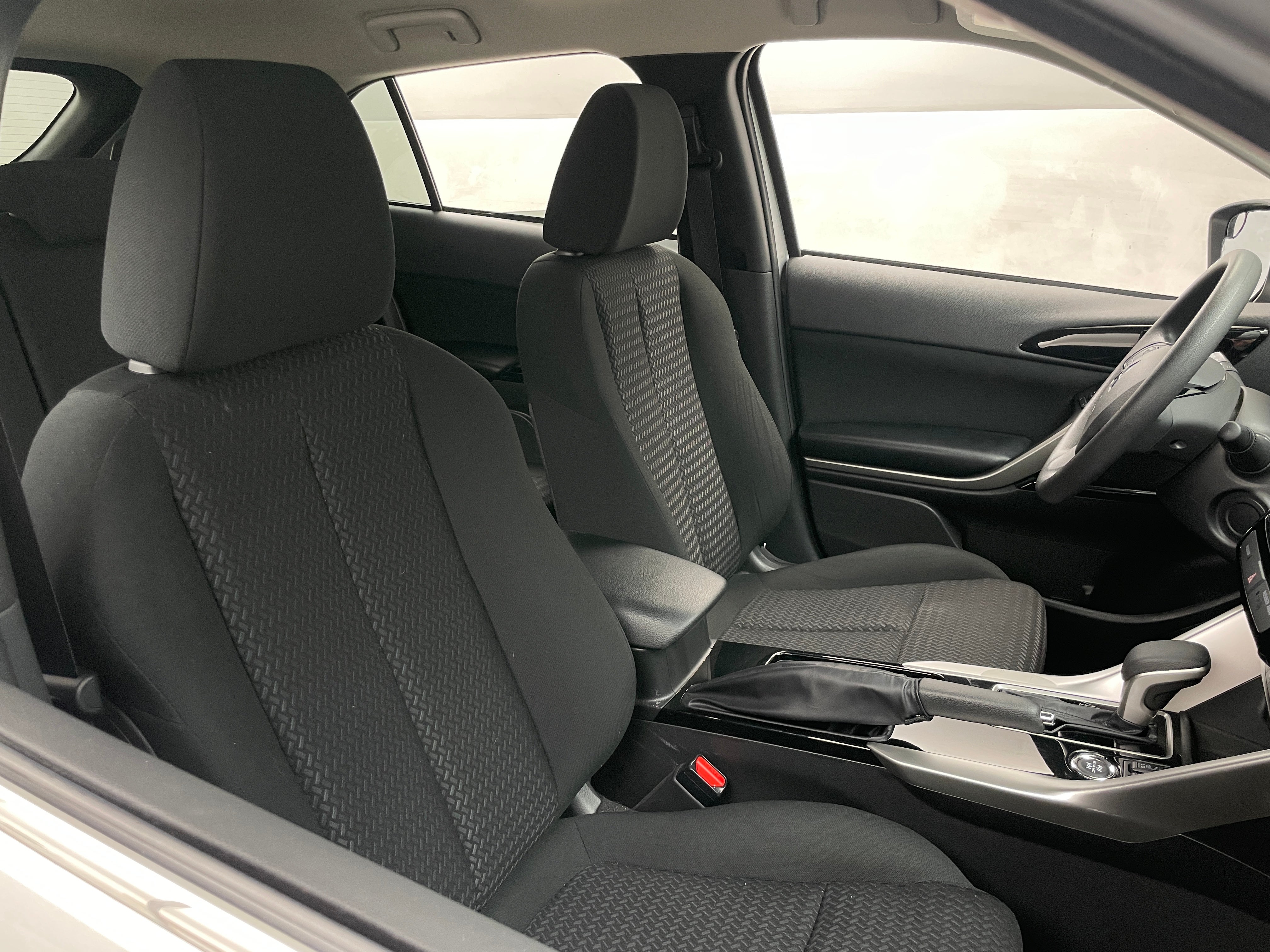 2024 Mitsubishi Eclipse Cross LE 2