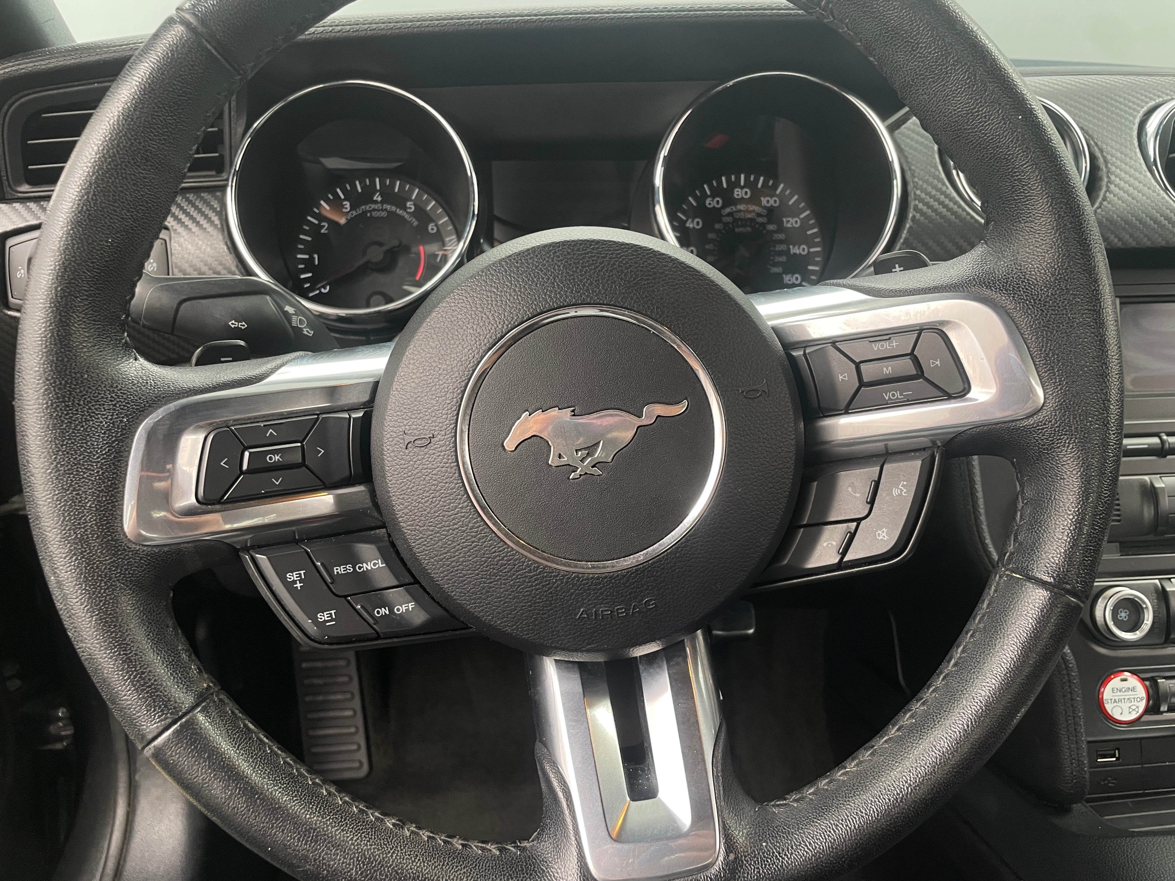 2016 Ford Mustang V6 4