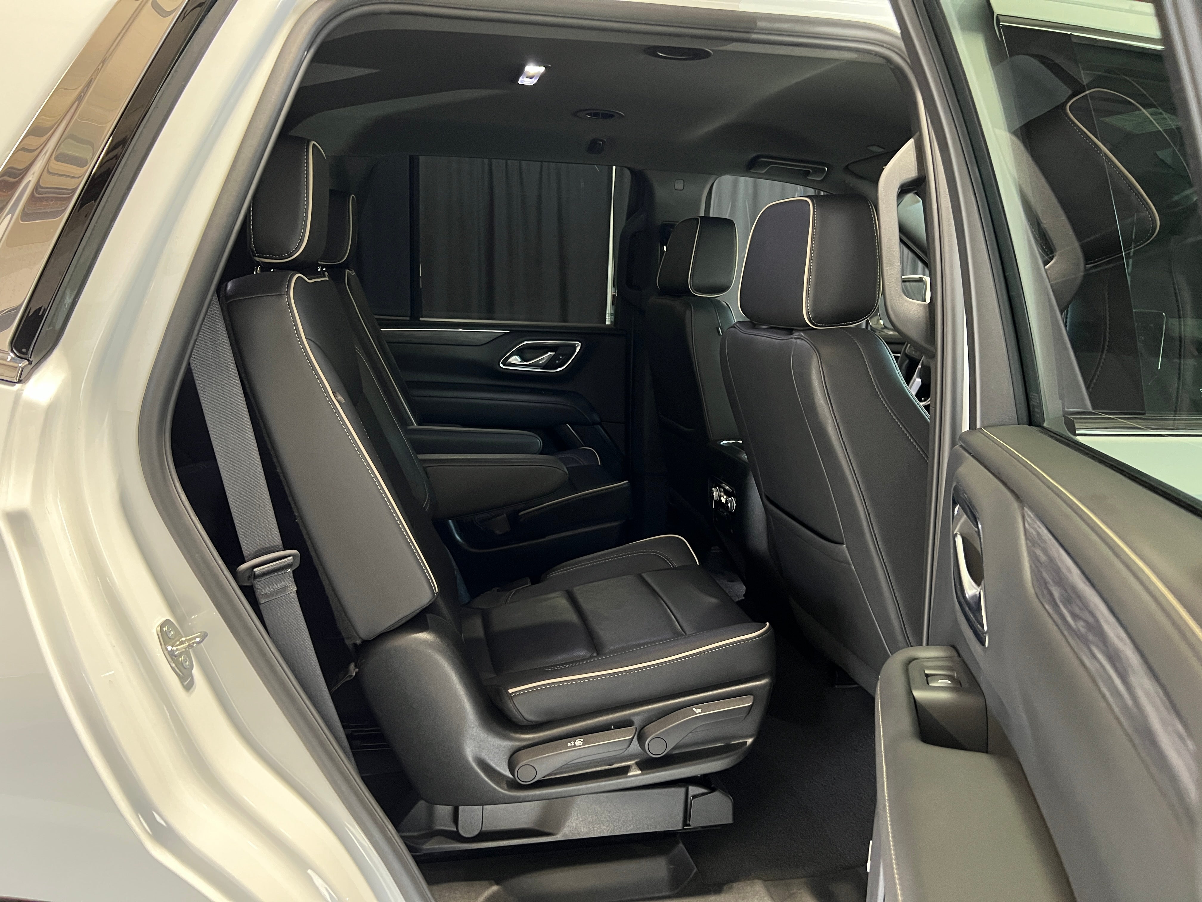 2023 GMC Yukon SLT 5