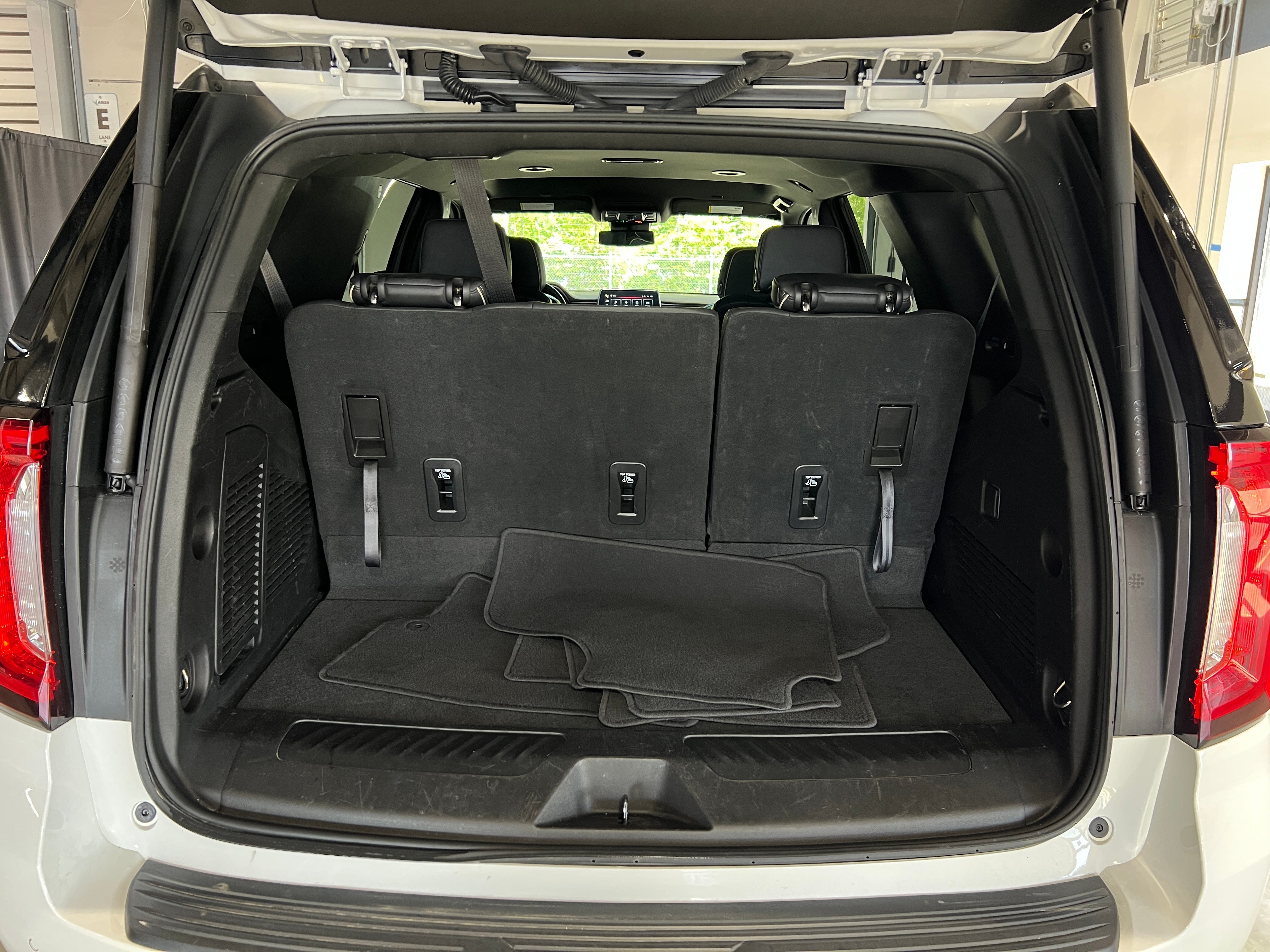 2023 GMC Yukon SLT 6