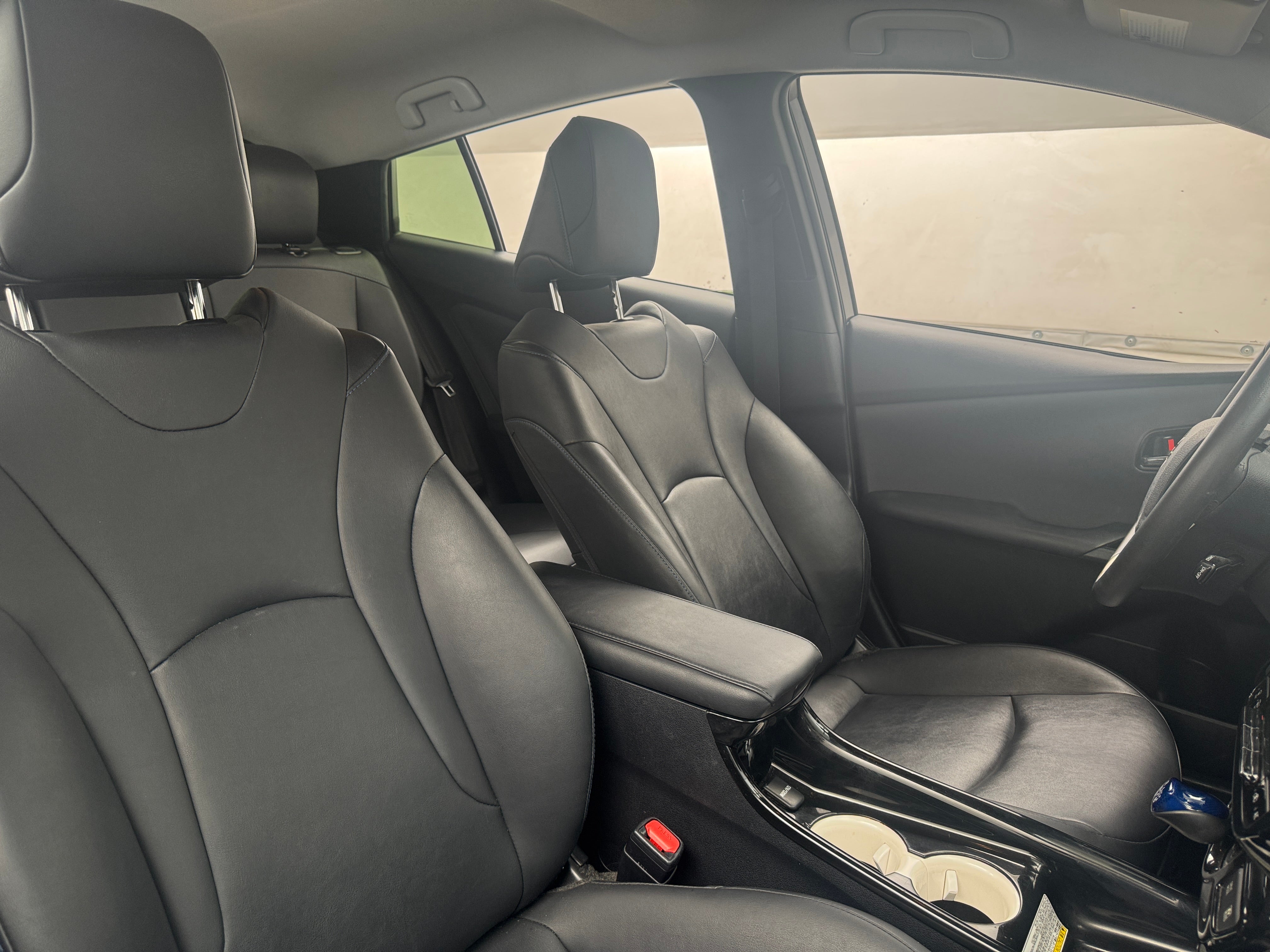 Thumbnail: 2016 Toyota Prius - 2
