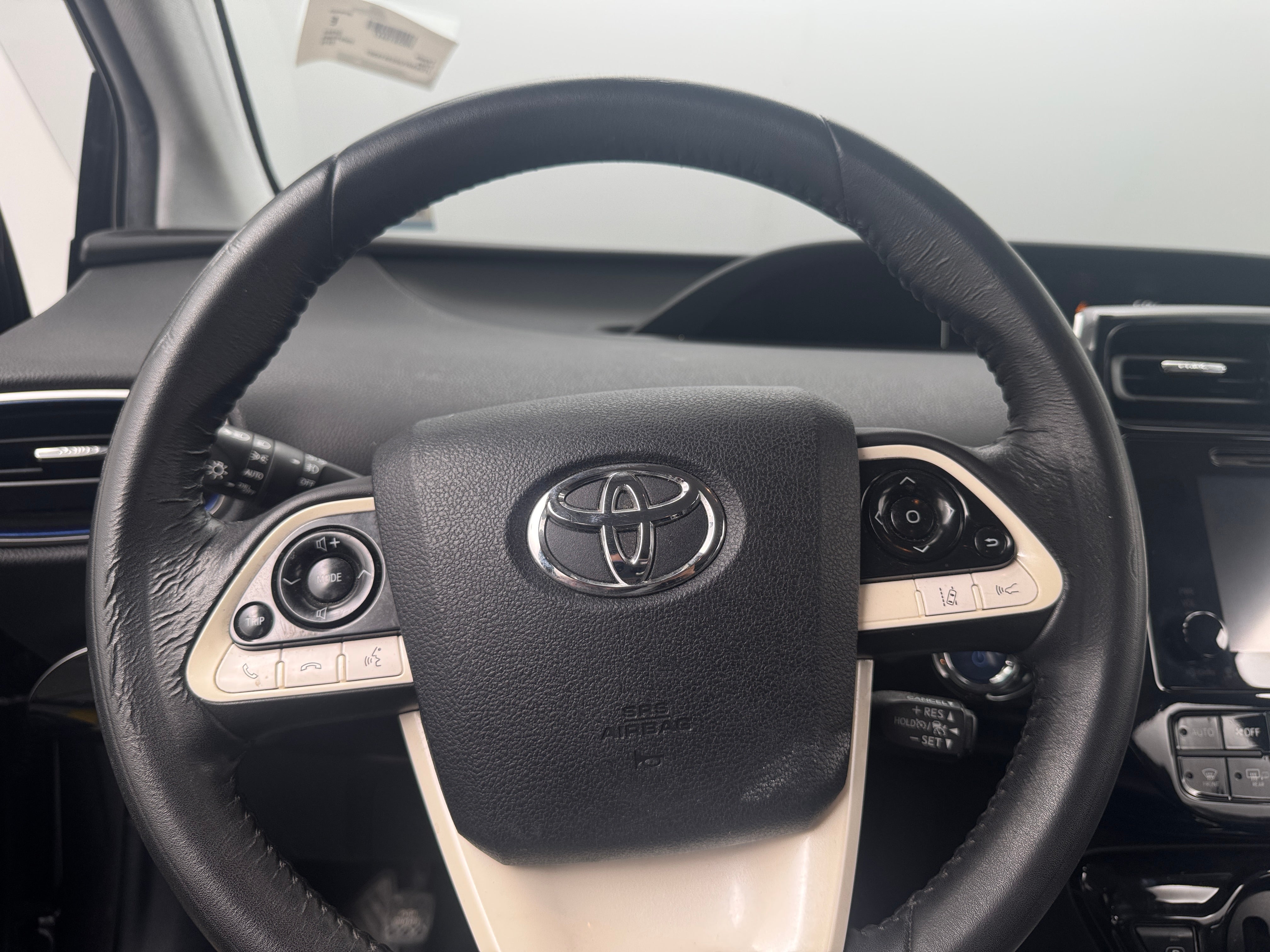 Thumbnail: 2016 Toyota Prius - 5