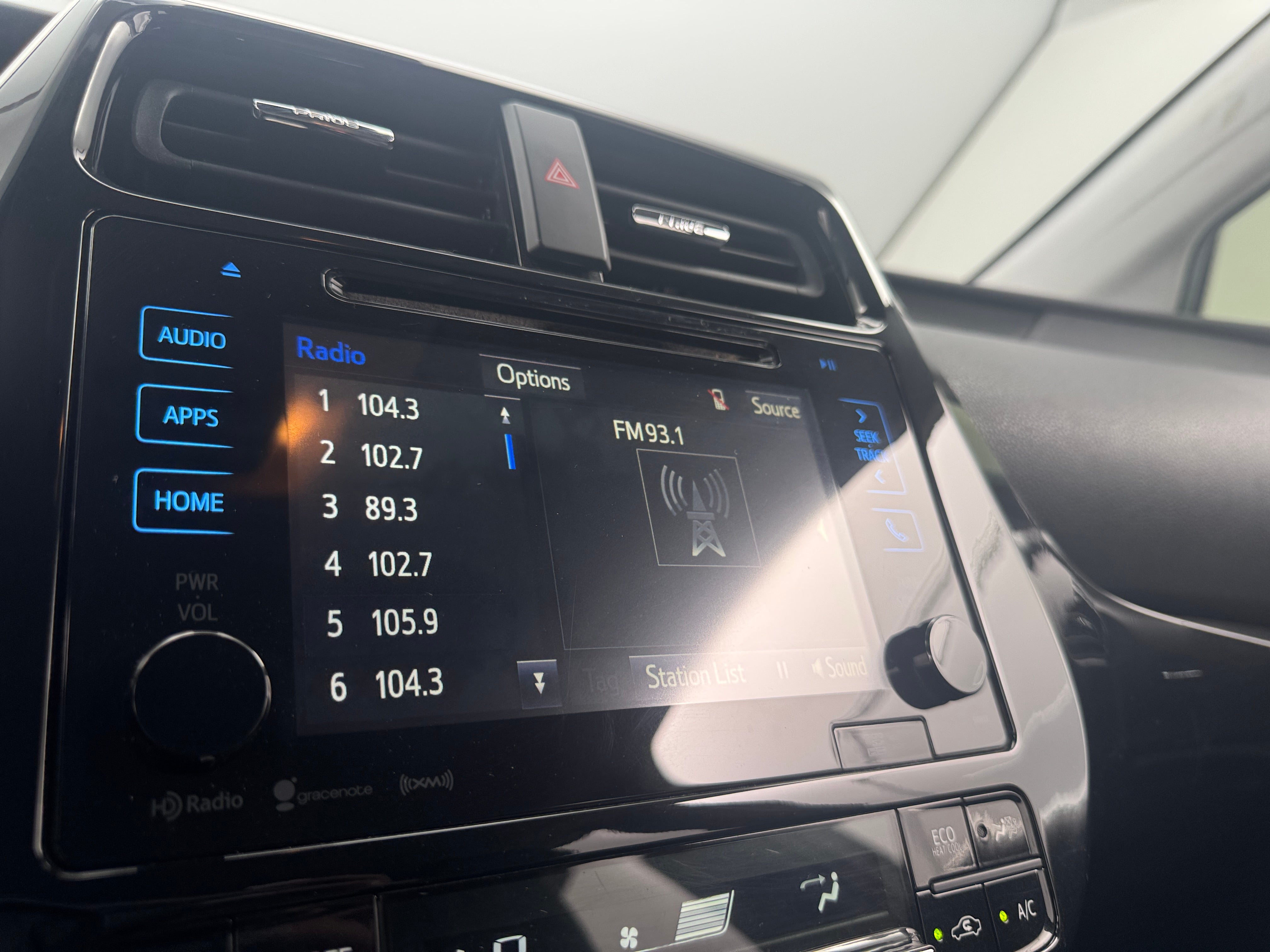 Thumbnail: 2016 Toyota Prius - 4