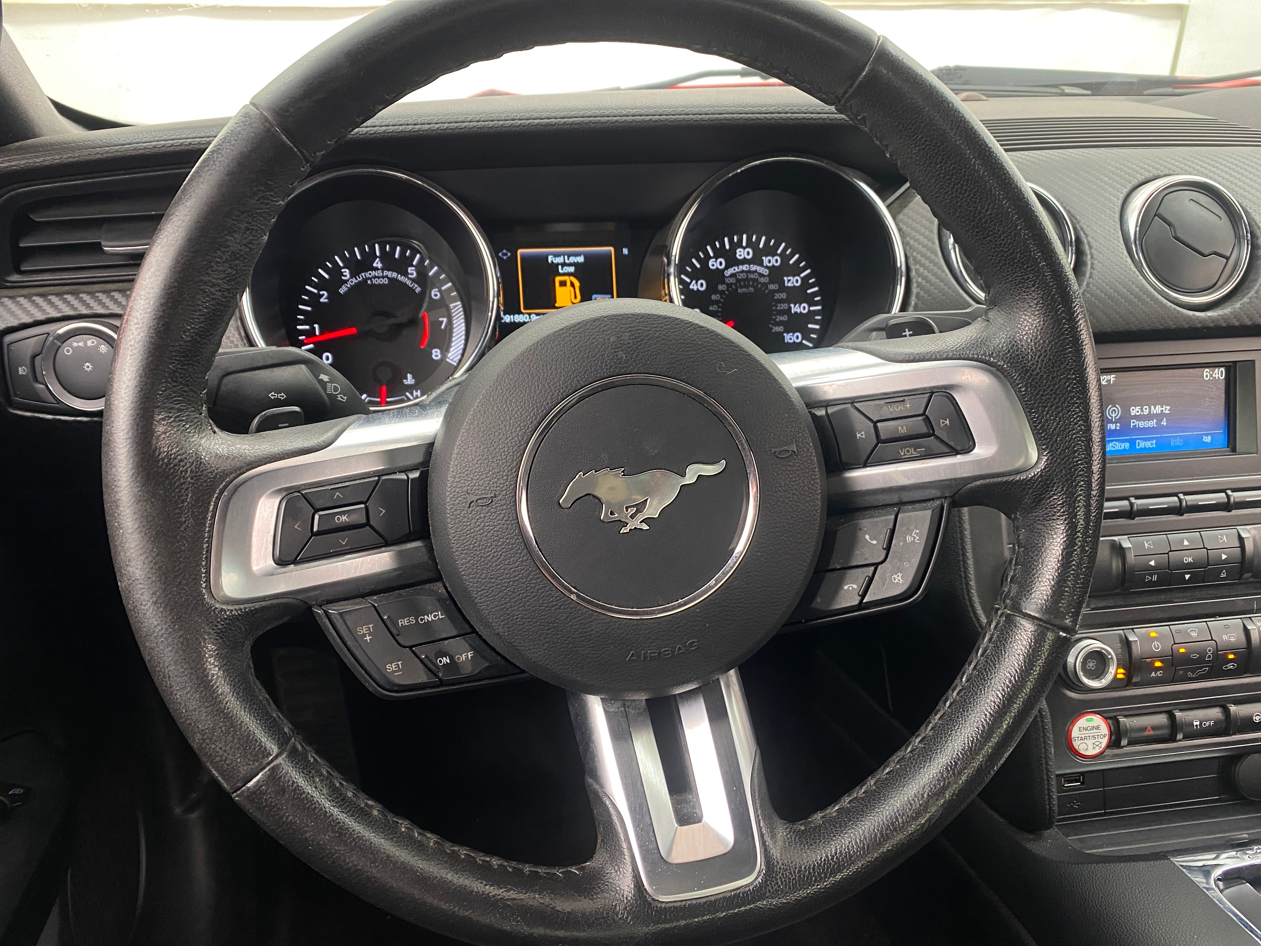2015 Ford Mustang V6 4