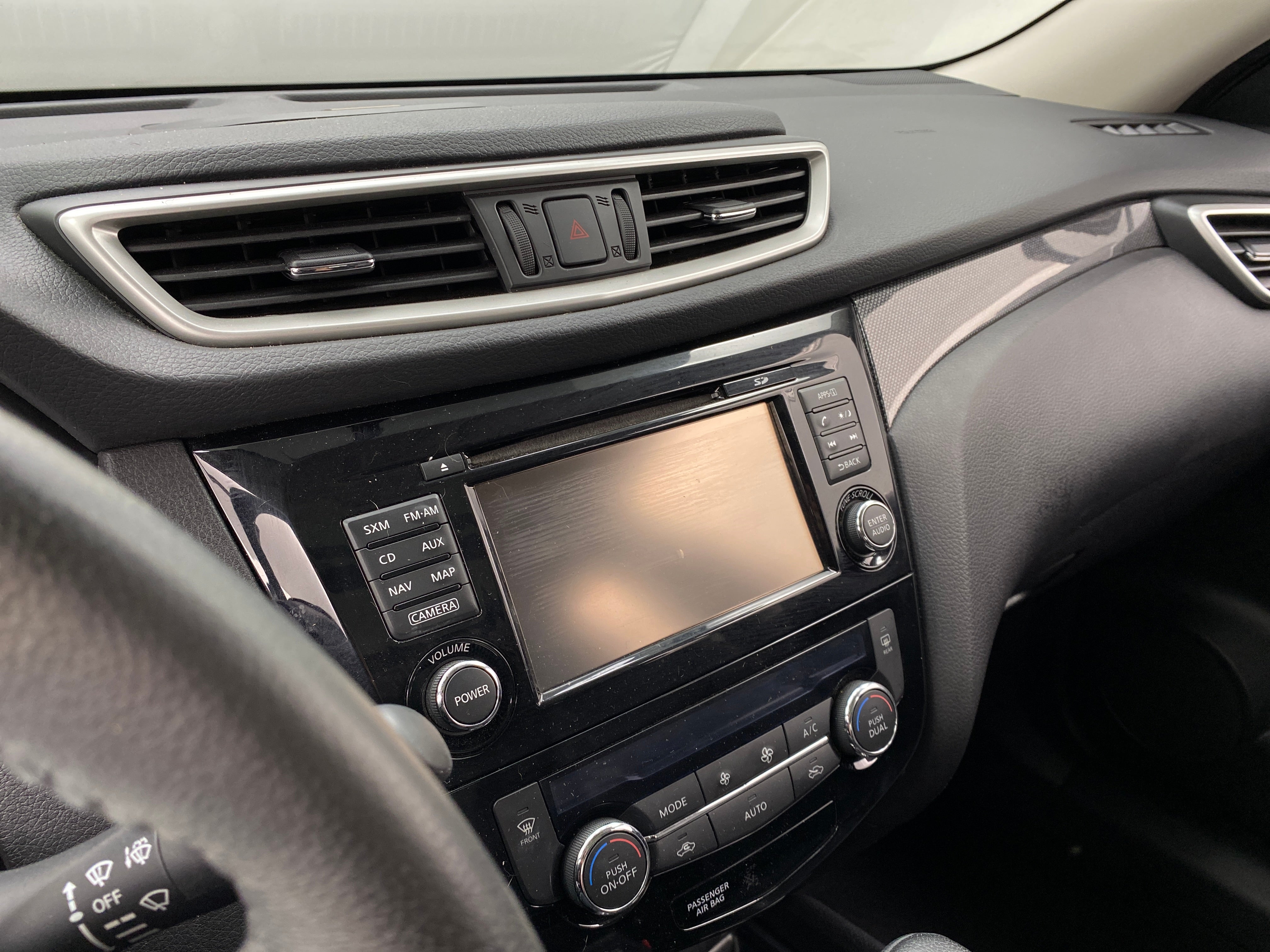 2016 Nissan Rogue SL 3