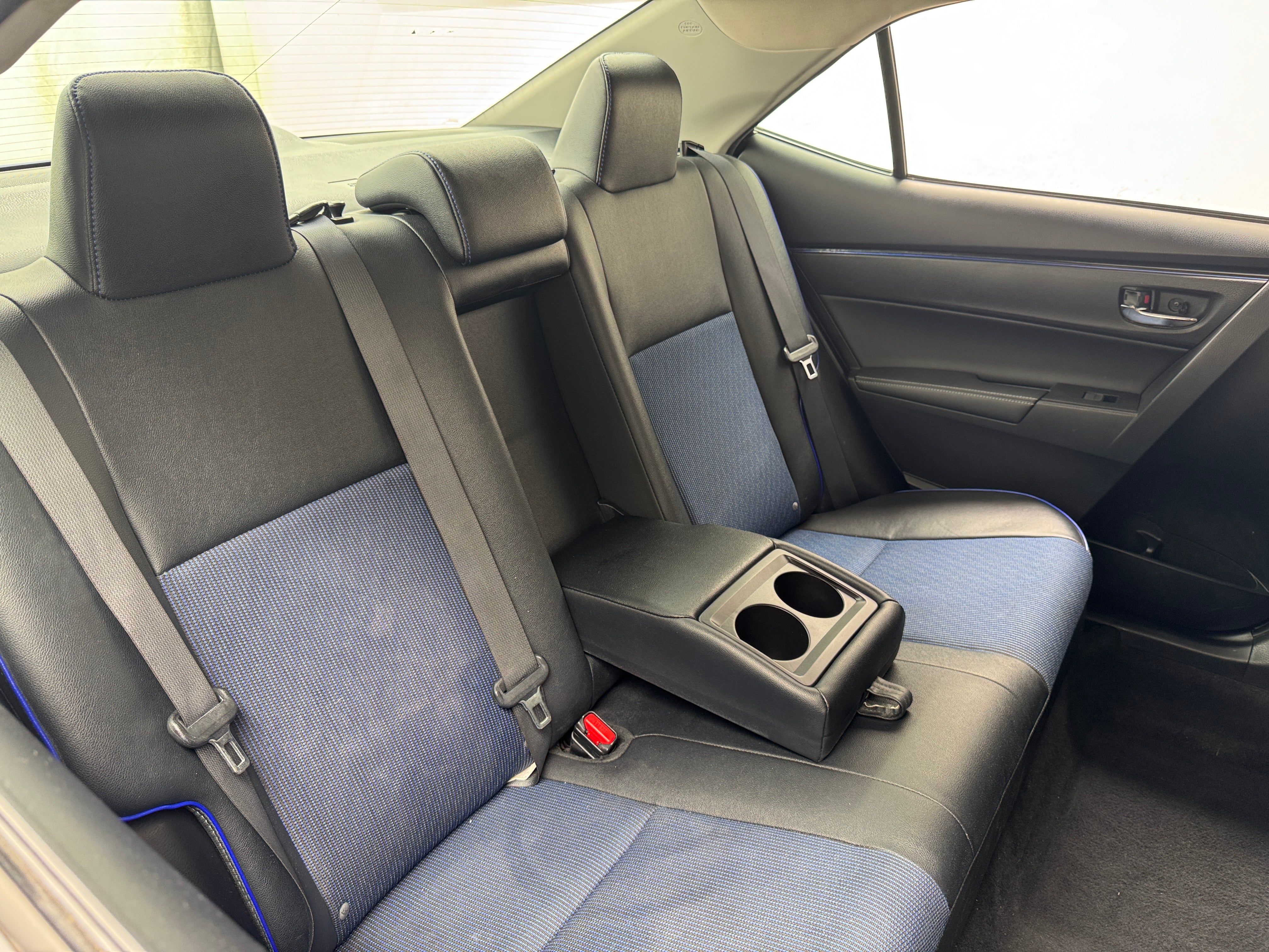 2017 Toyota Corolla SE 6