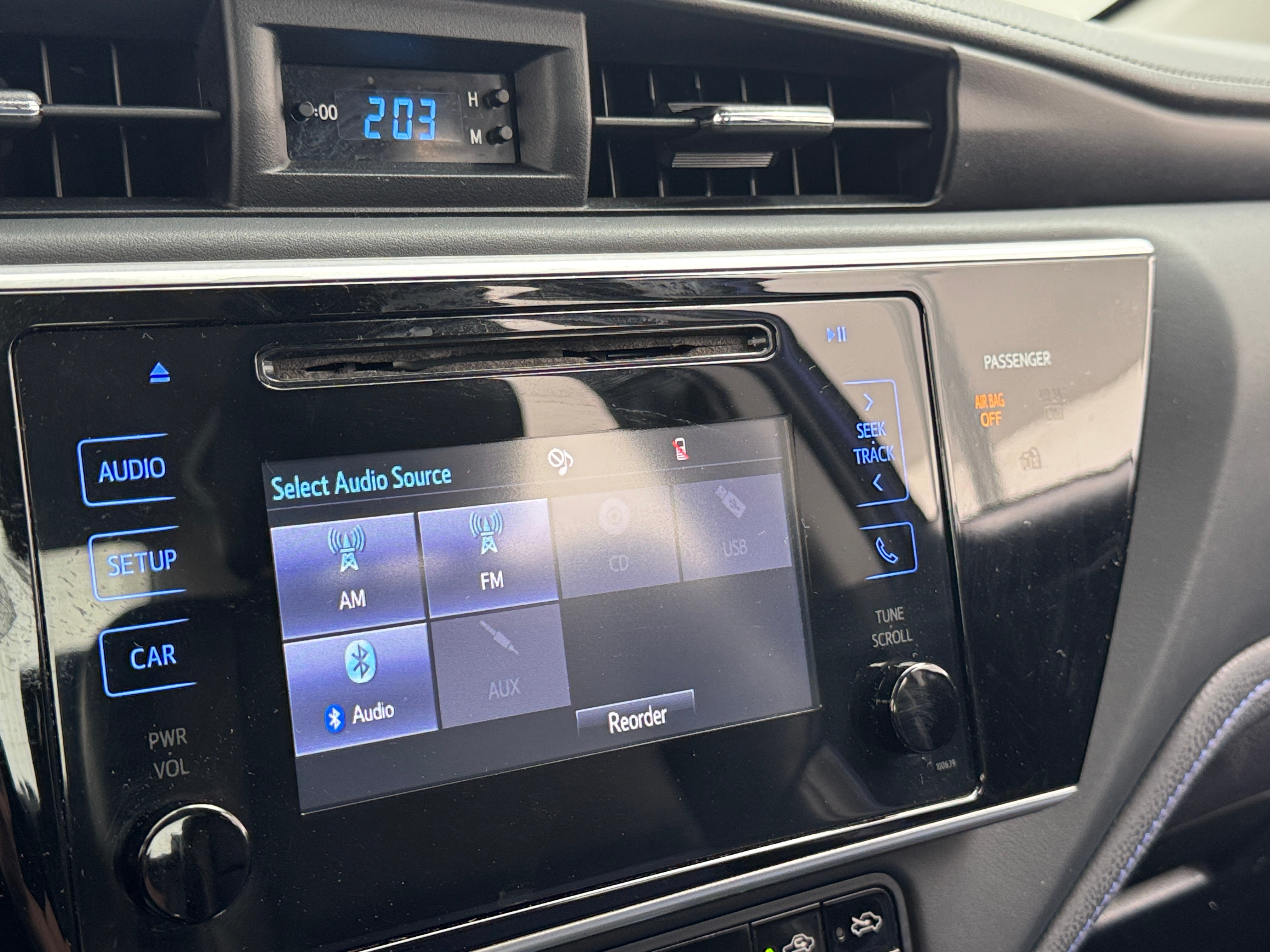 2017 Toyota Corolla SE 4