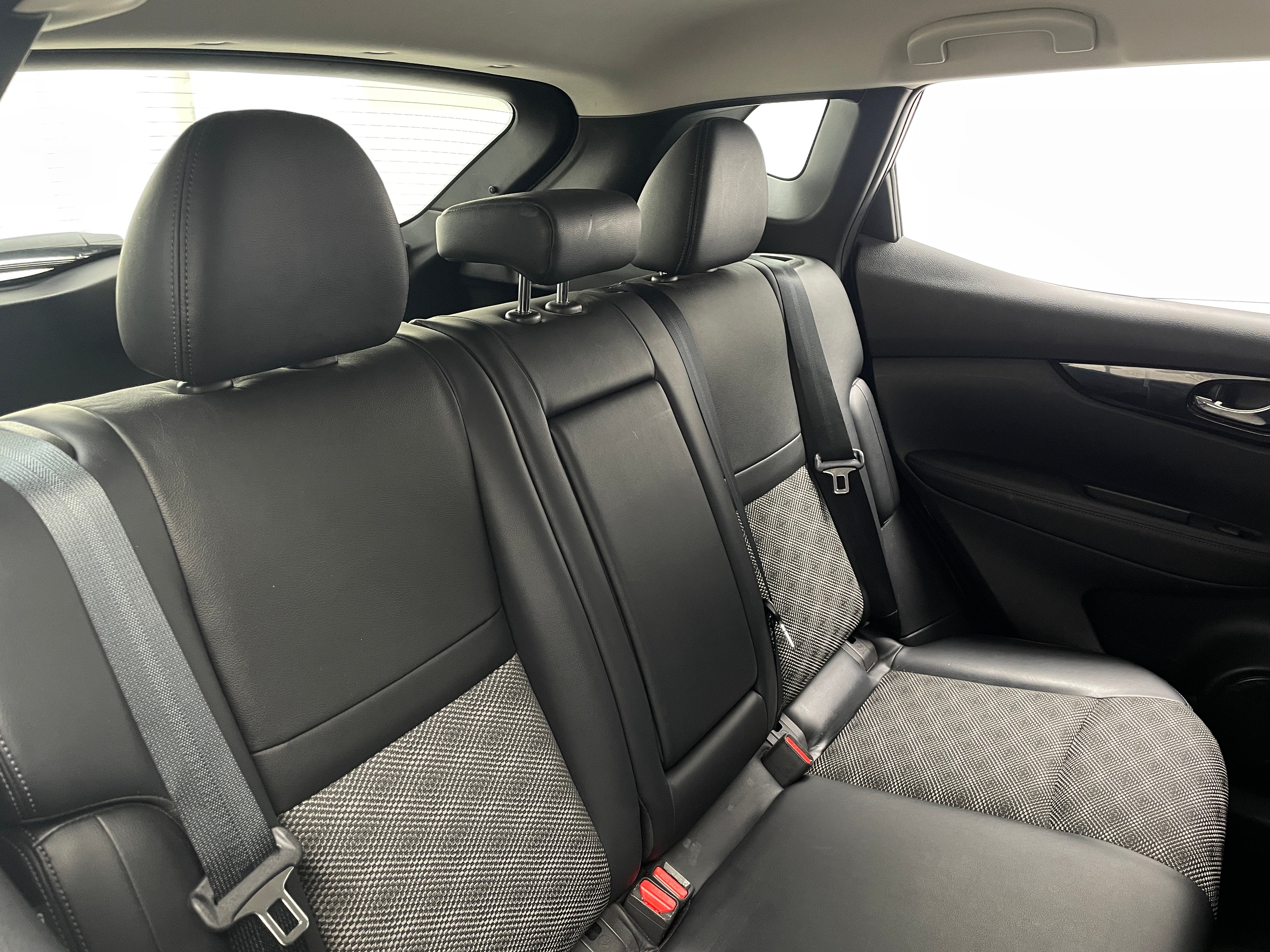 2021 Nissan Rogue Sport SV 6