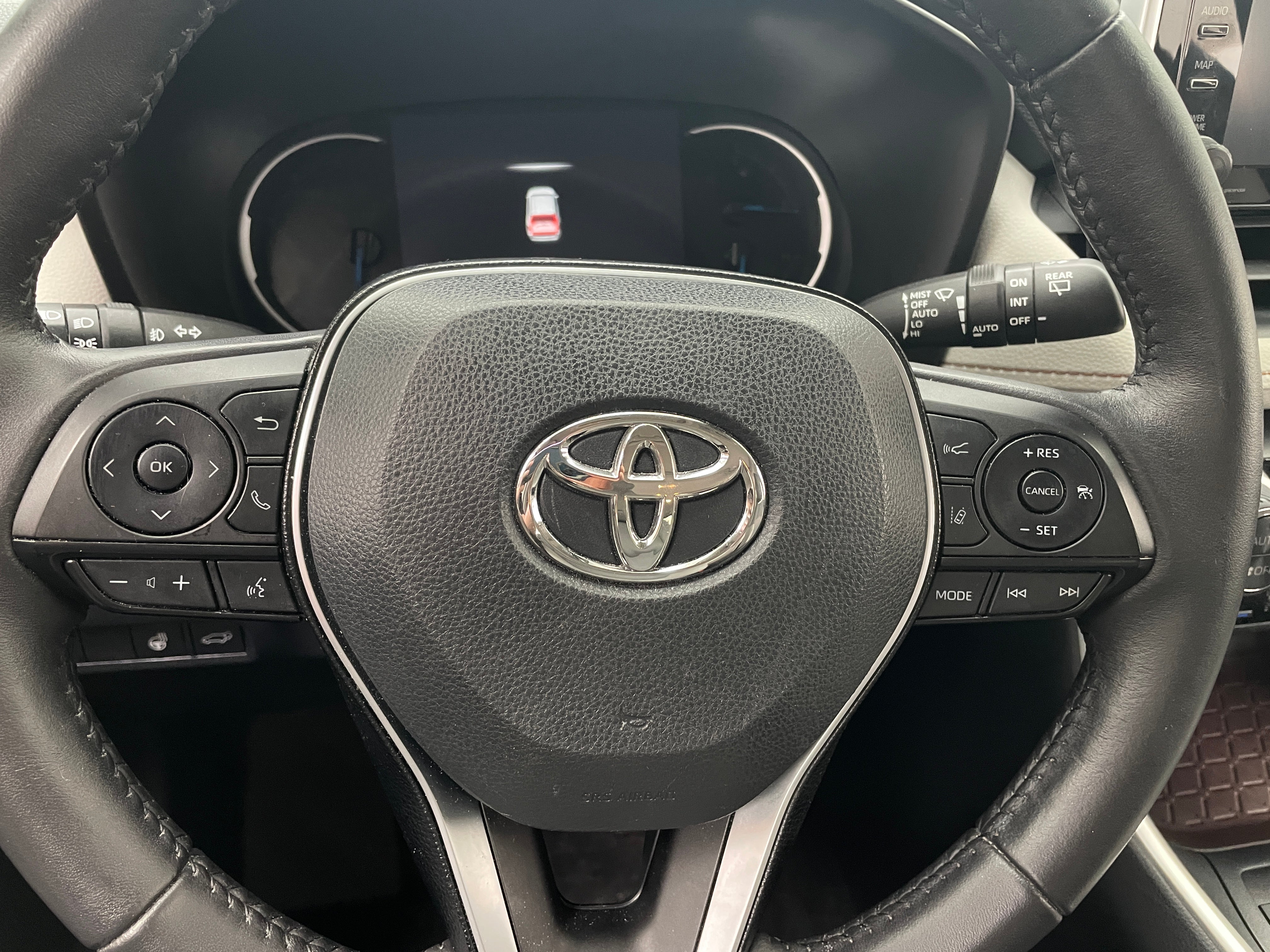 Thumbnail: 2020 Toyota RAV4 - 4