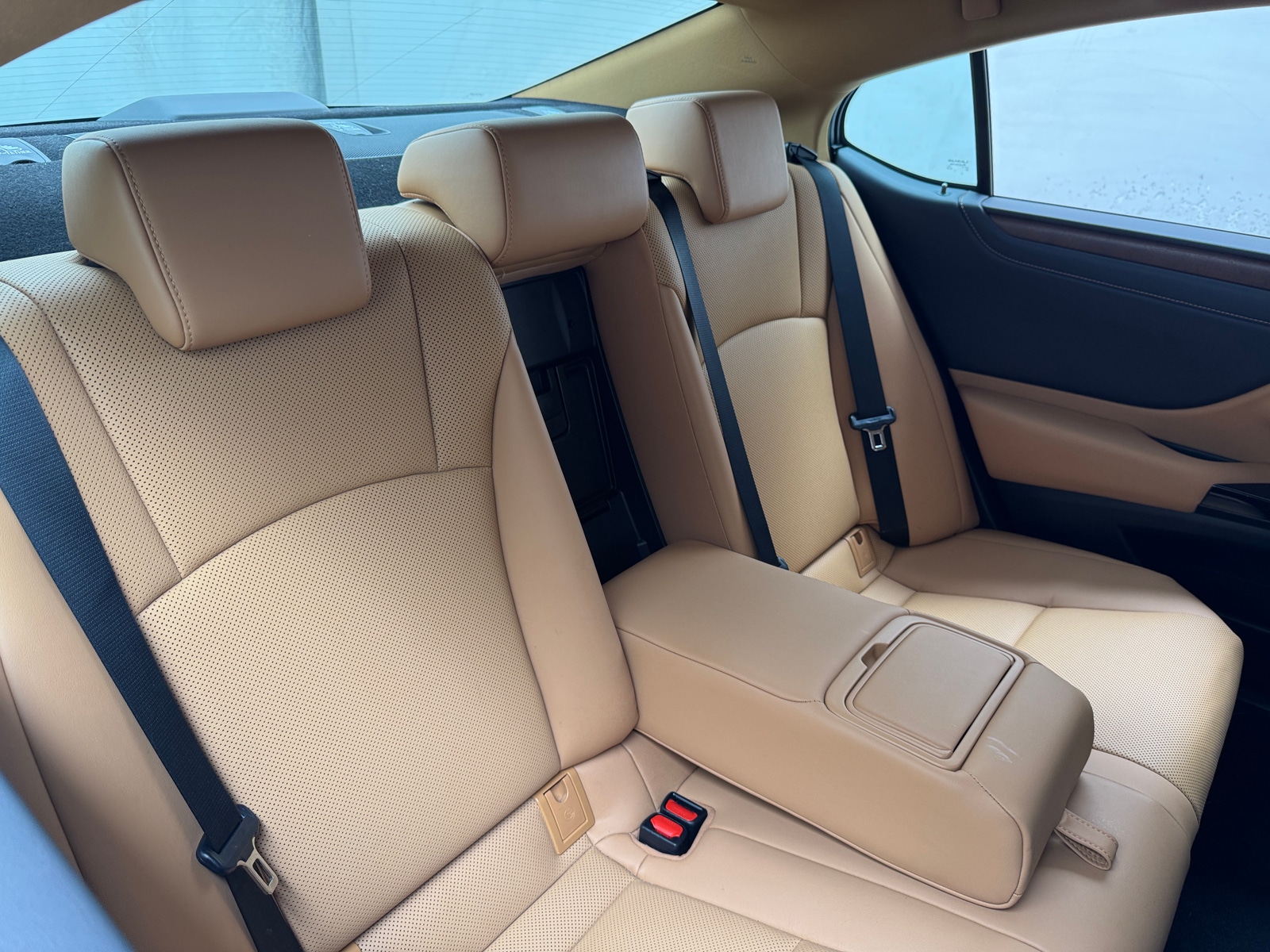 Thumbnail: 2022 Lexus ES - 5