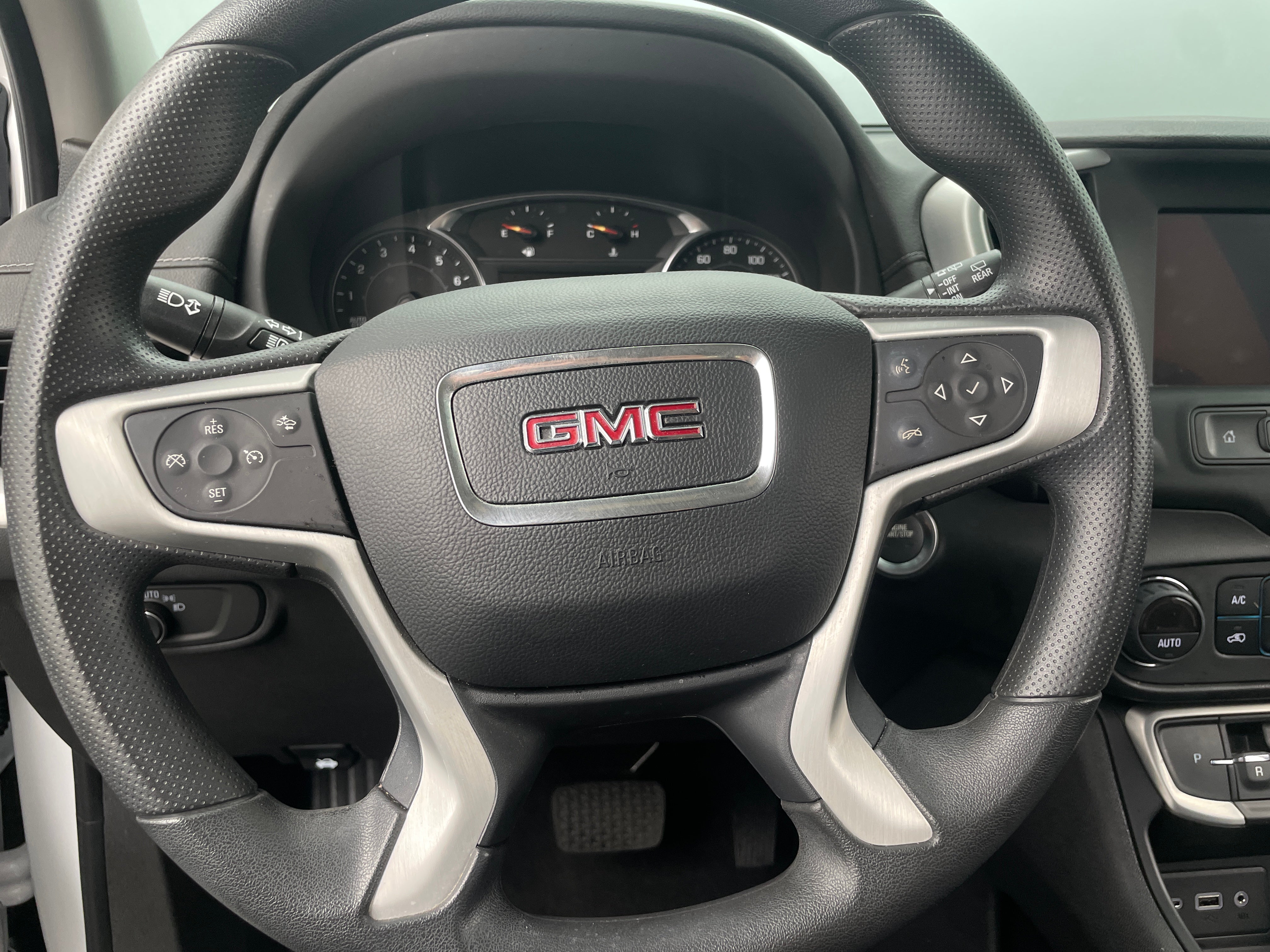 2023 GMC Terrain SLE 5