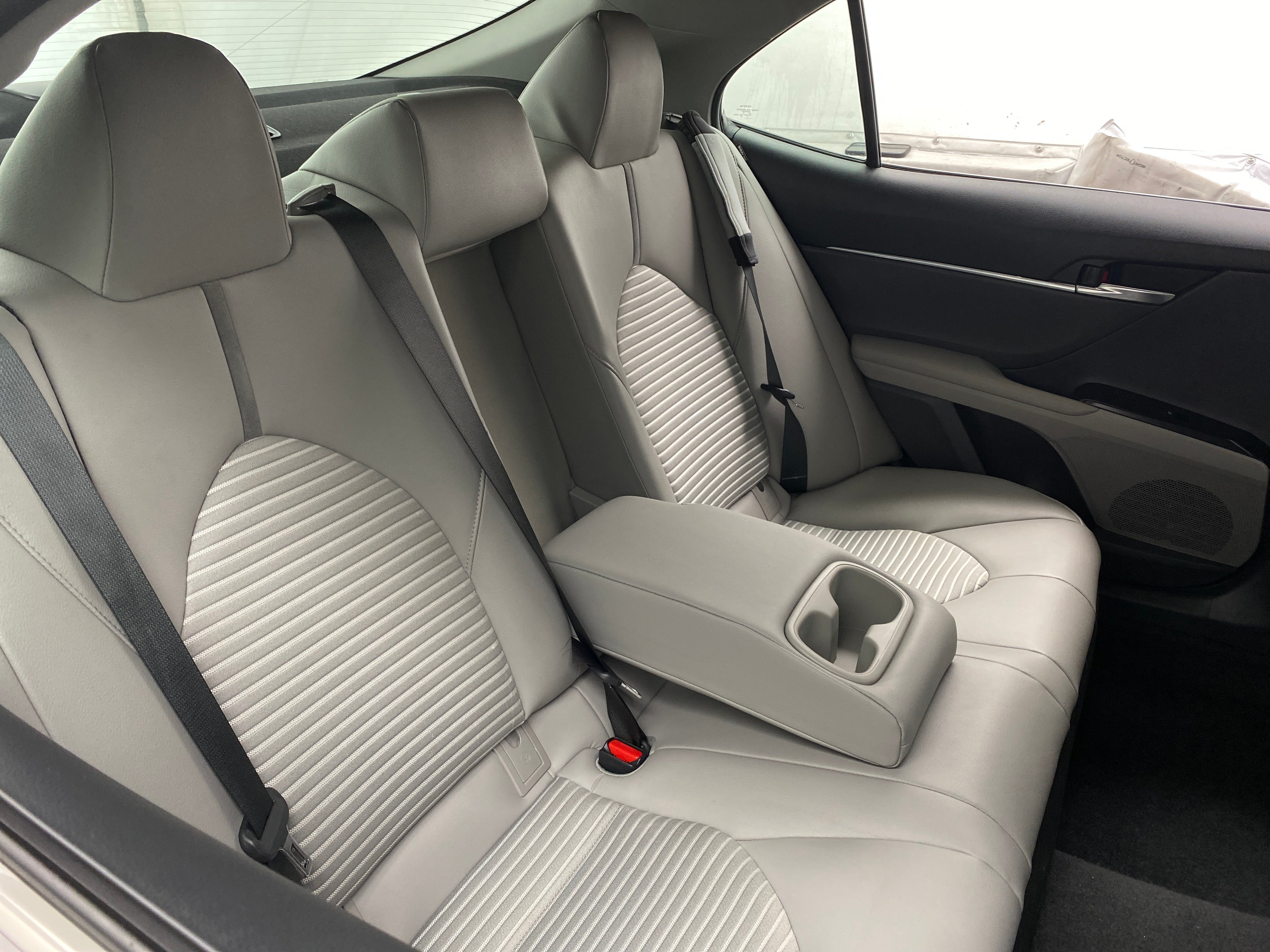 2019 Toyota Camry SE 6