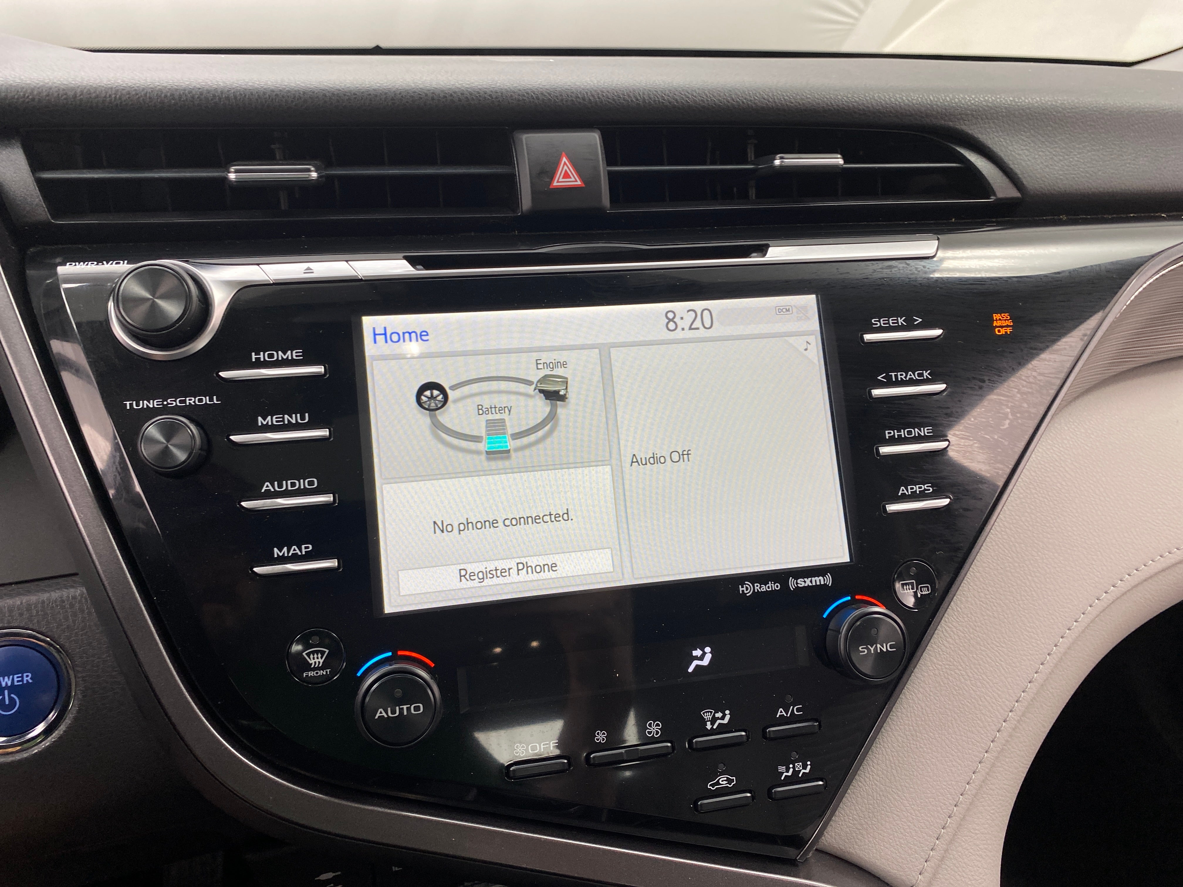 2019 Toyota Camry SE 4